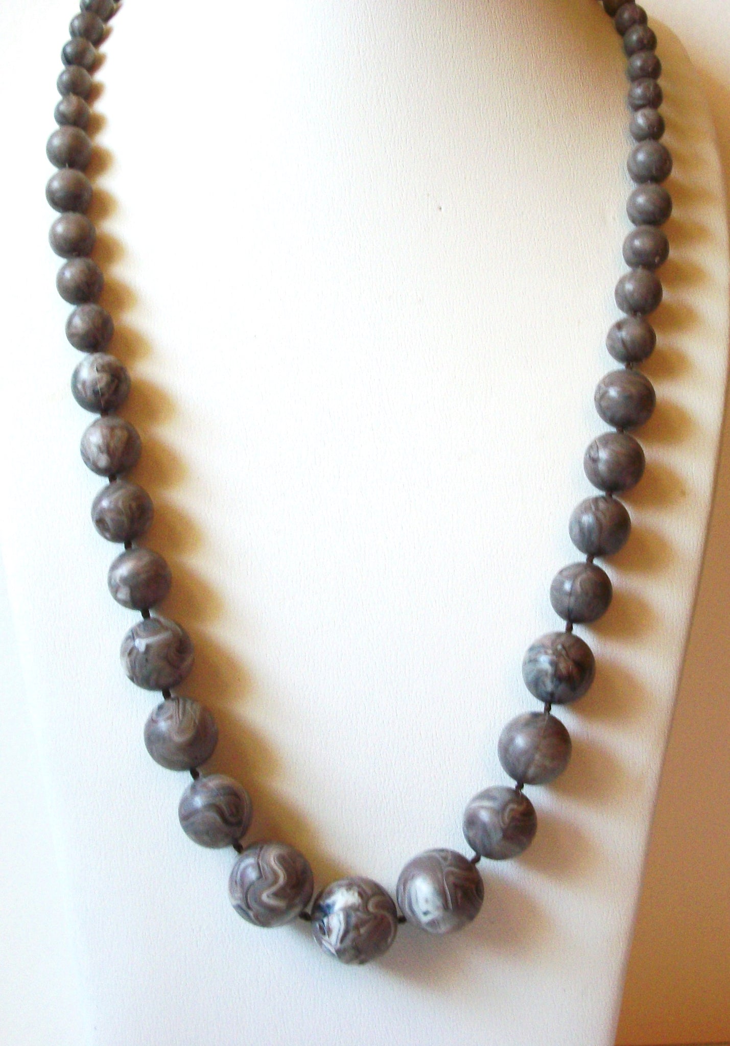 Vintage Taupe Marbleized Necklace 80720