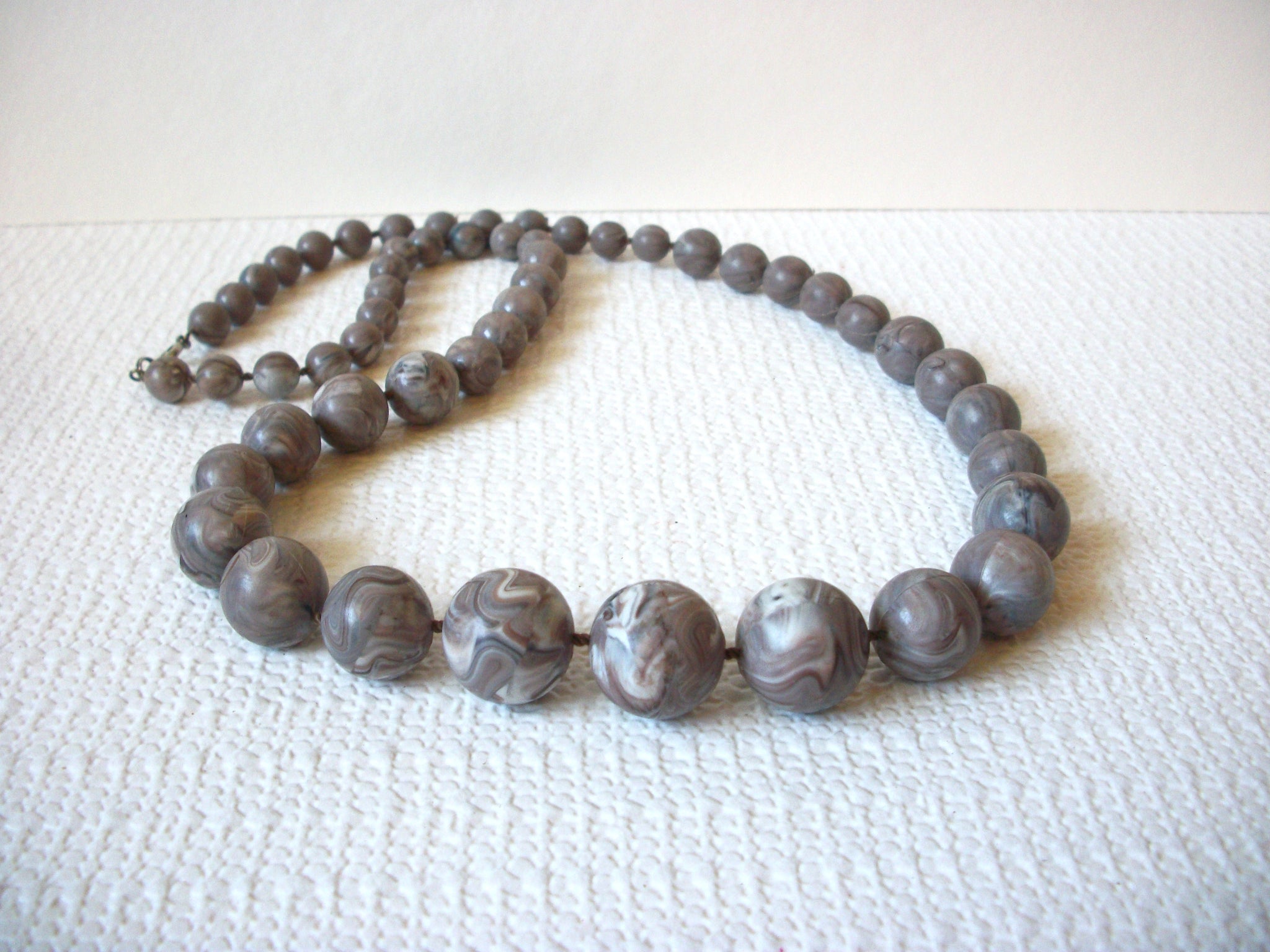 Vintage Taupe Marbleized Necklace 80720