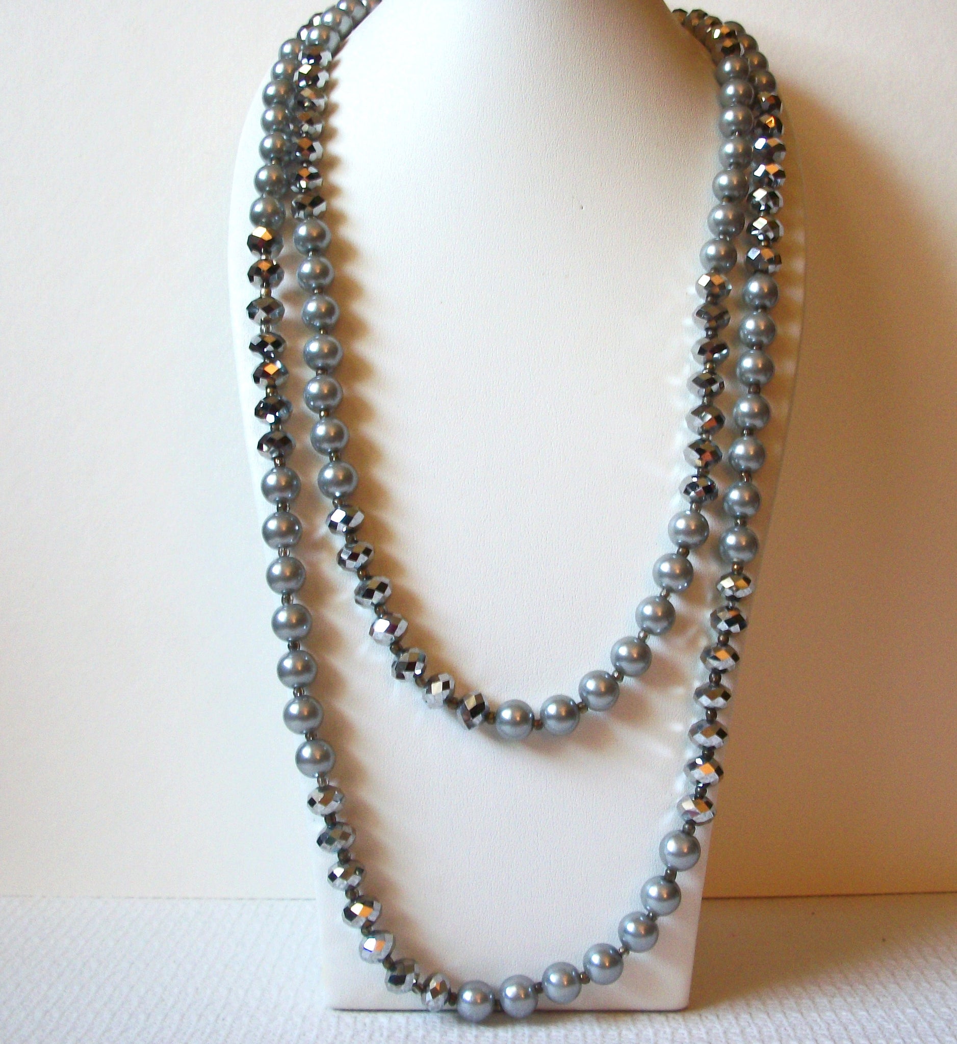 Vintage Gray Silver Glass Crystal Necklace 80720
