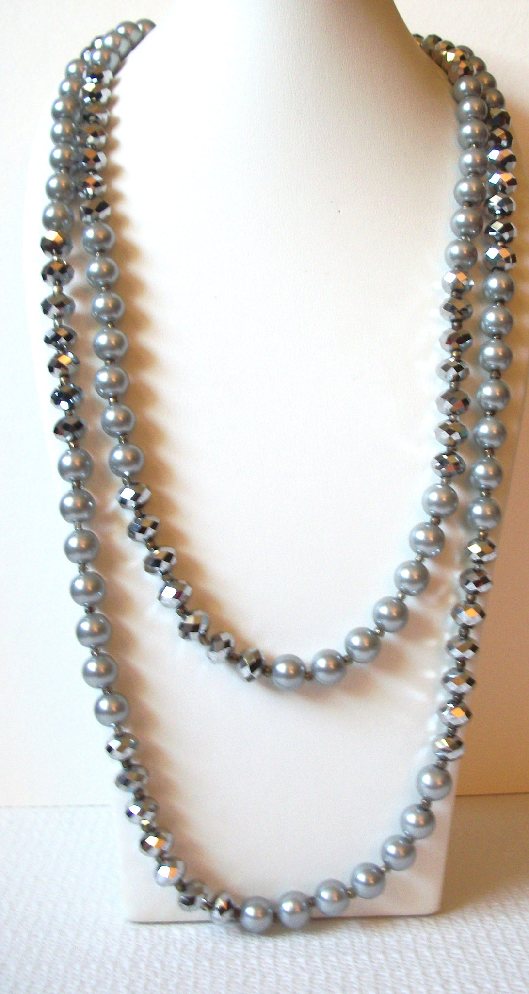 Vintage Gray Silver Glass Crystal Necklace 80720