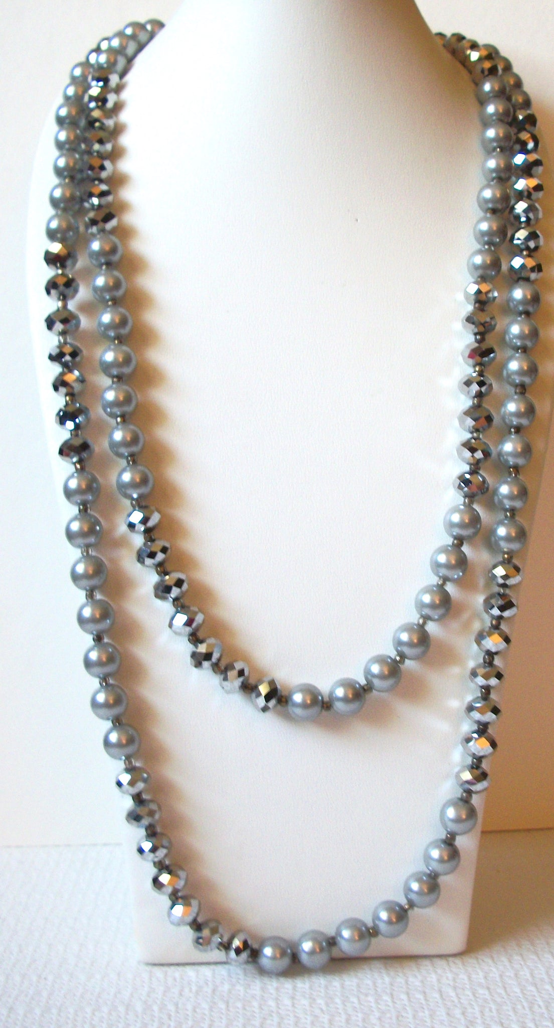 Vintage Gray Silver Glass Crystal Necklace 80720