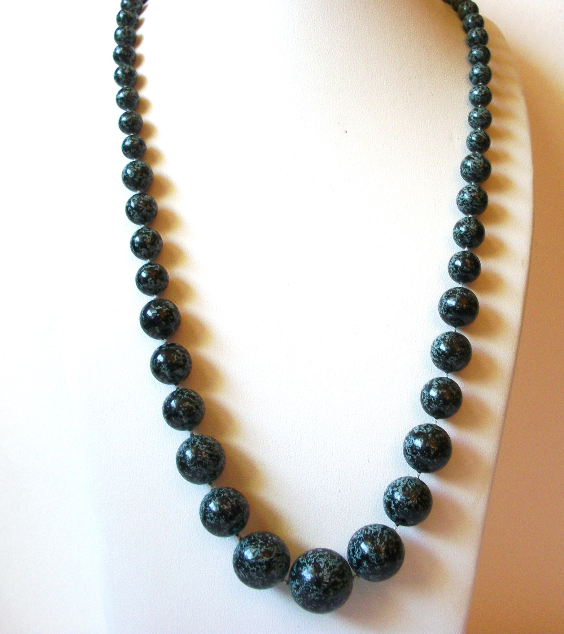 Retro Speckled Necklace 81020