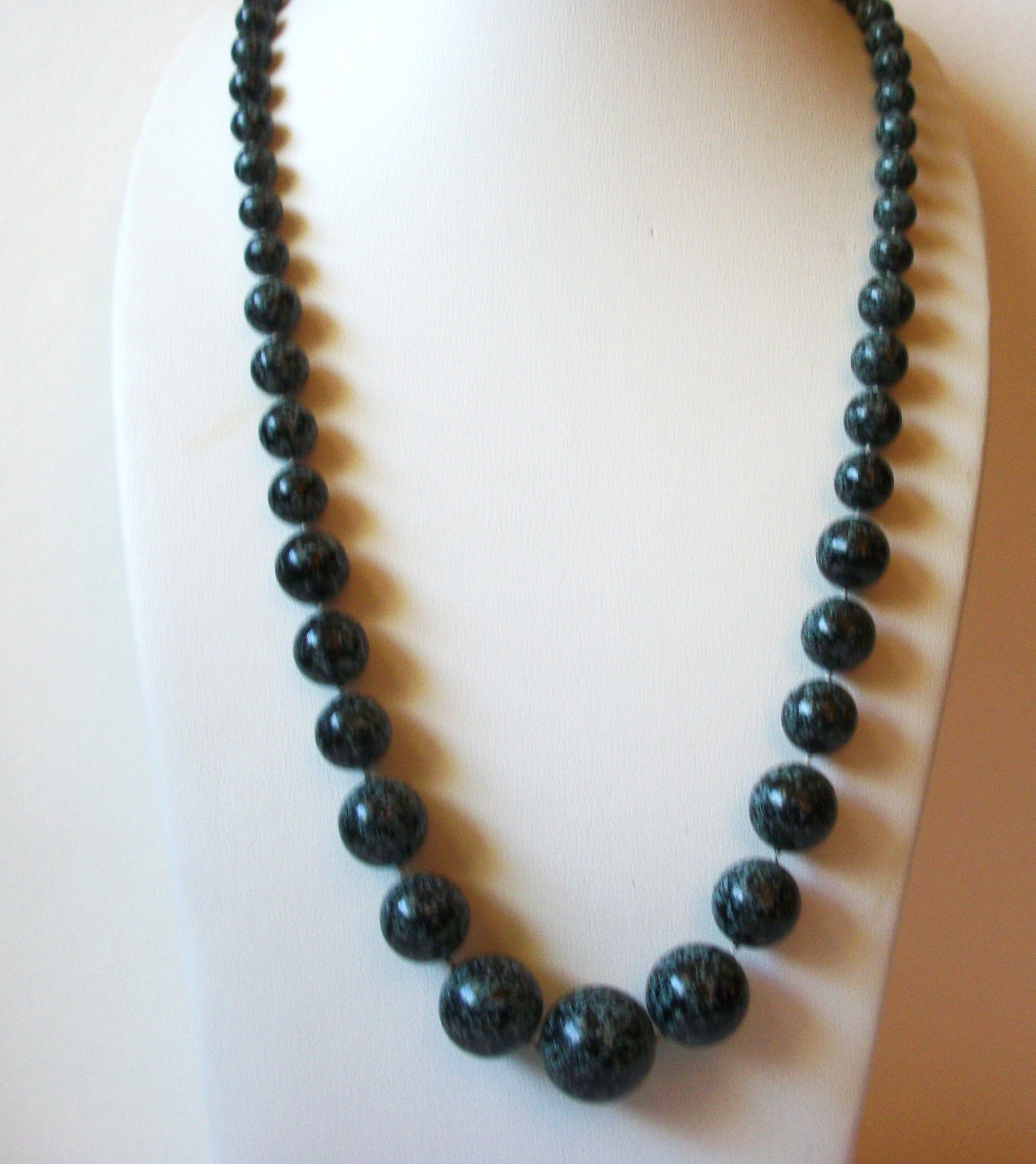 Retro Speckled Necklace 81020