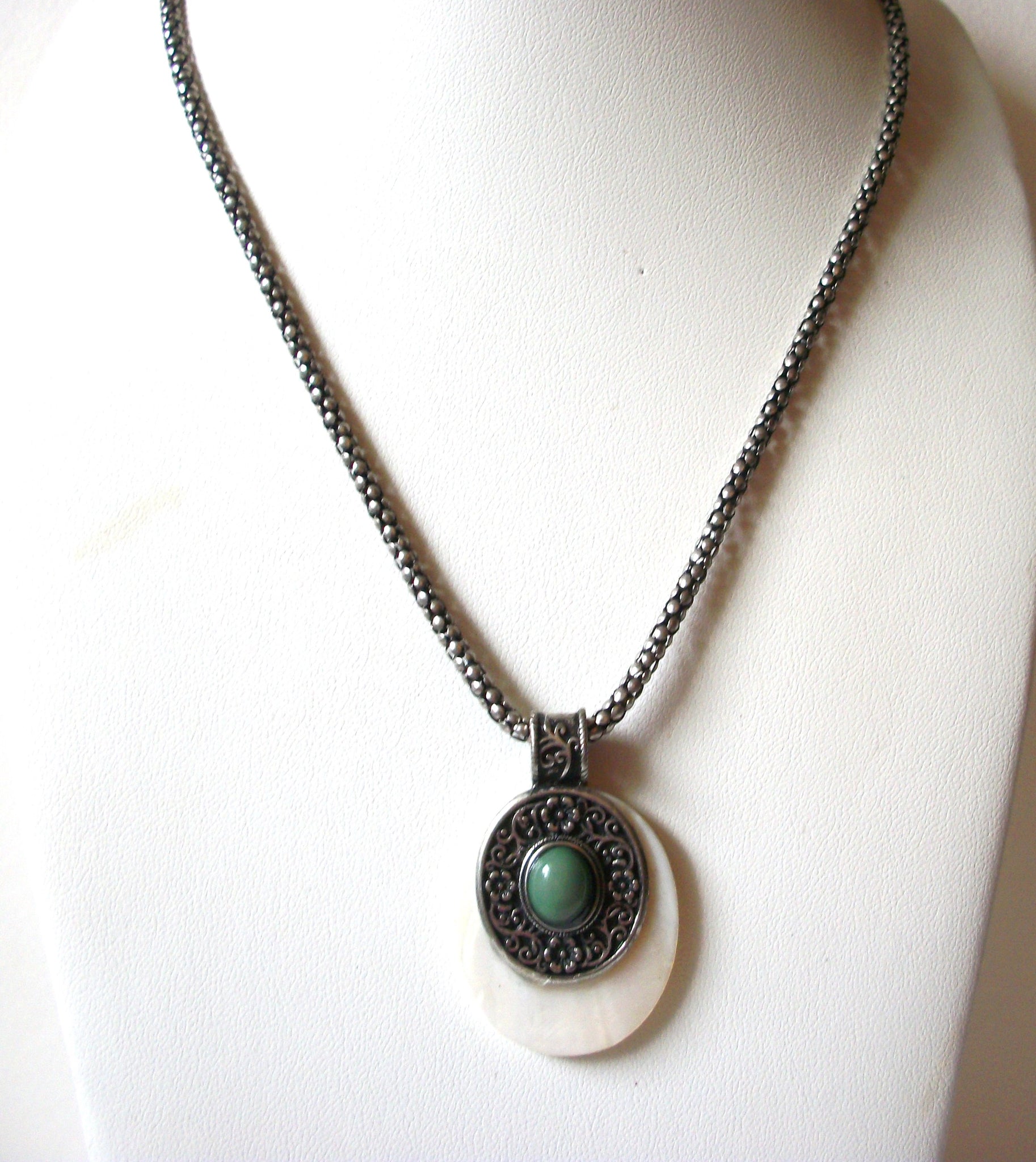 Vintage Southwestern Shell Necklace 81020