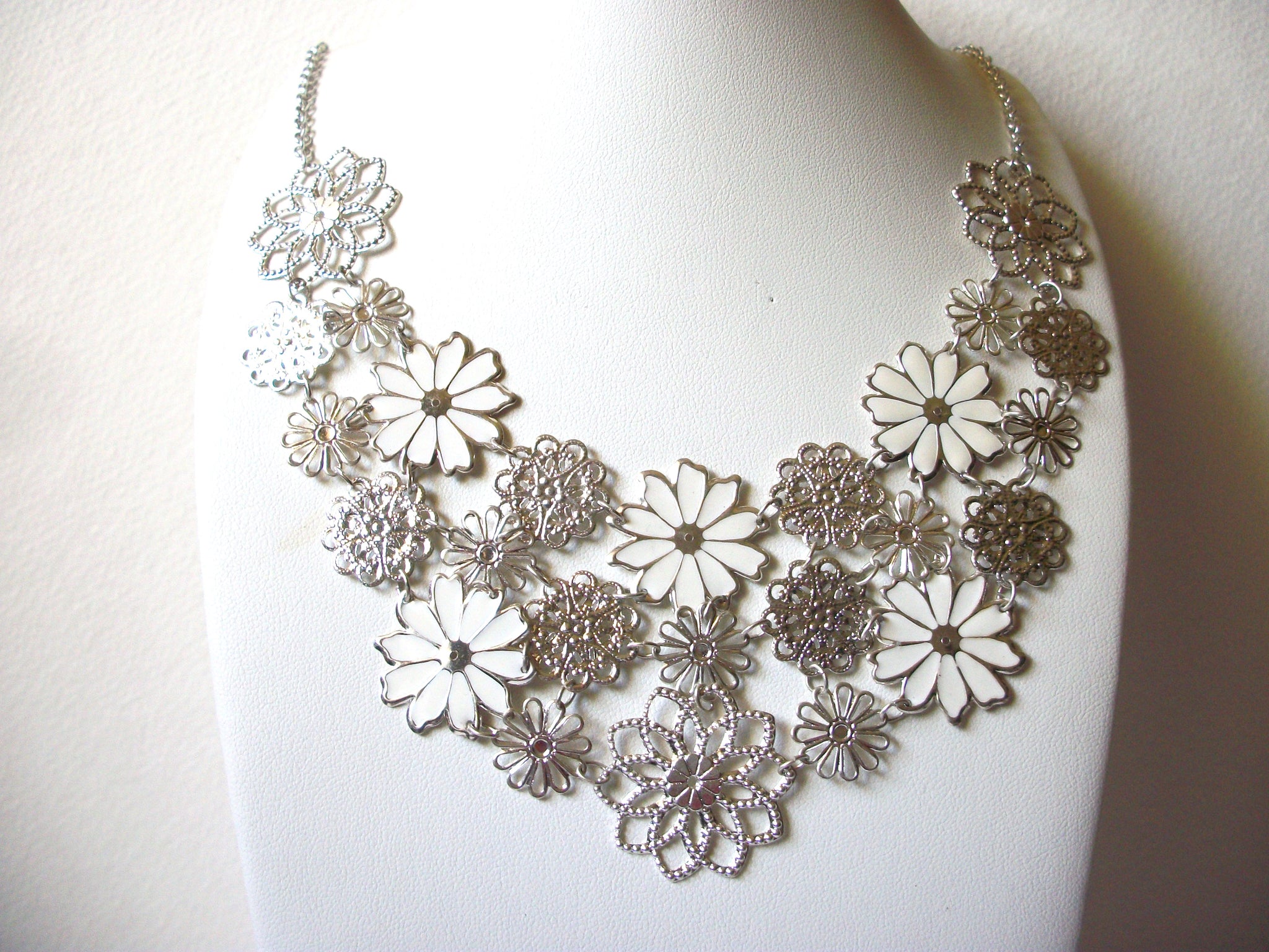 CLAIRE`s Retro Floral Necklace 81320