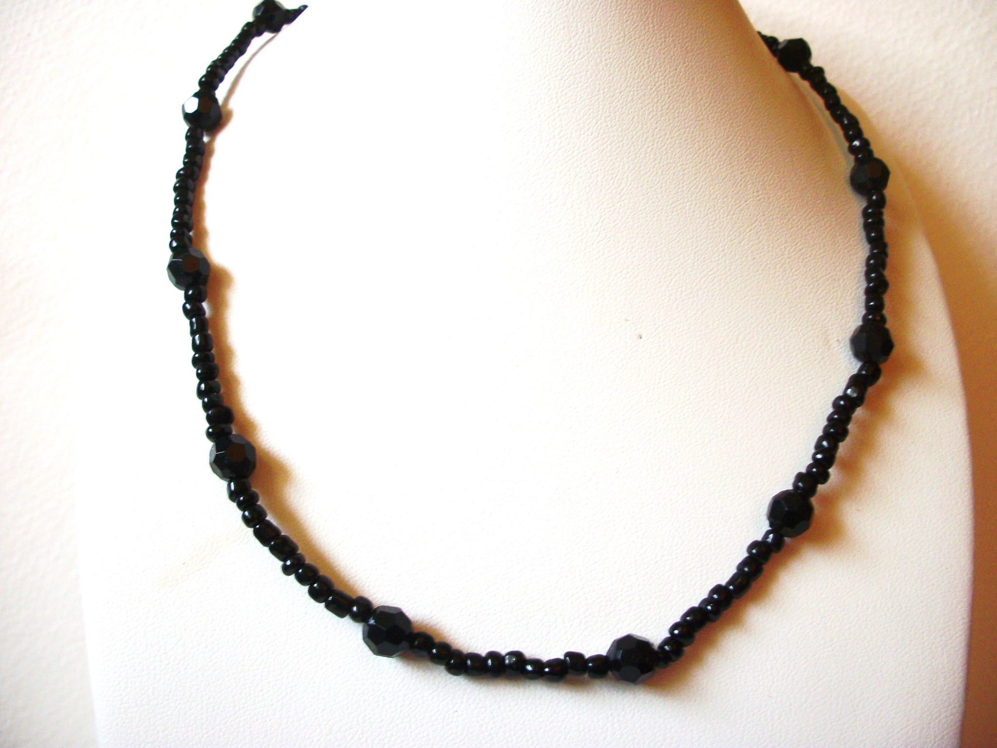 Vintage Black Glass Necklace 81720