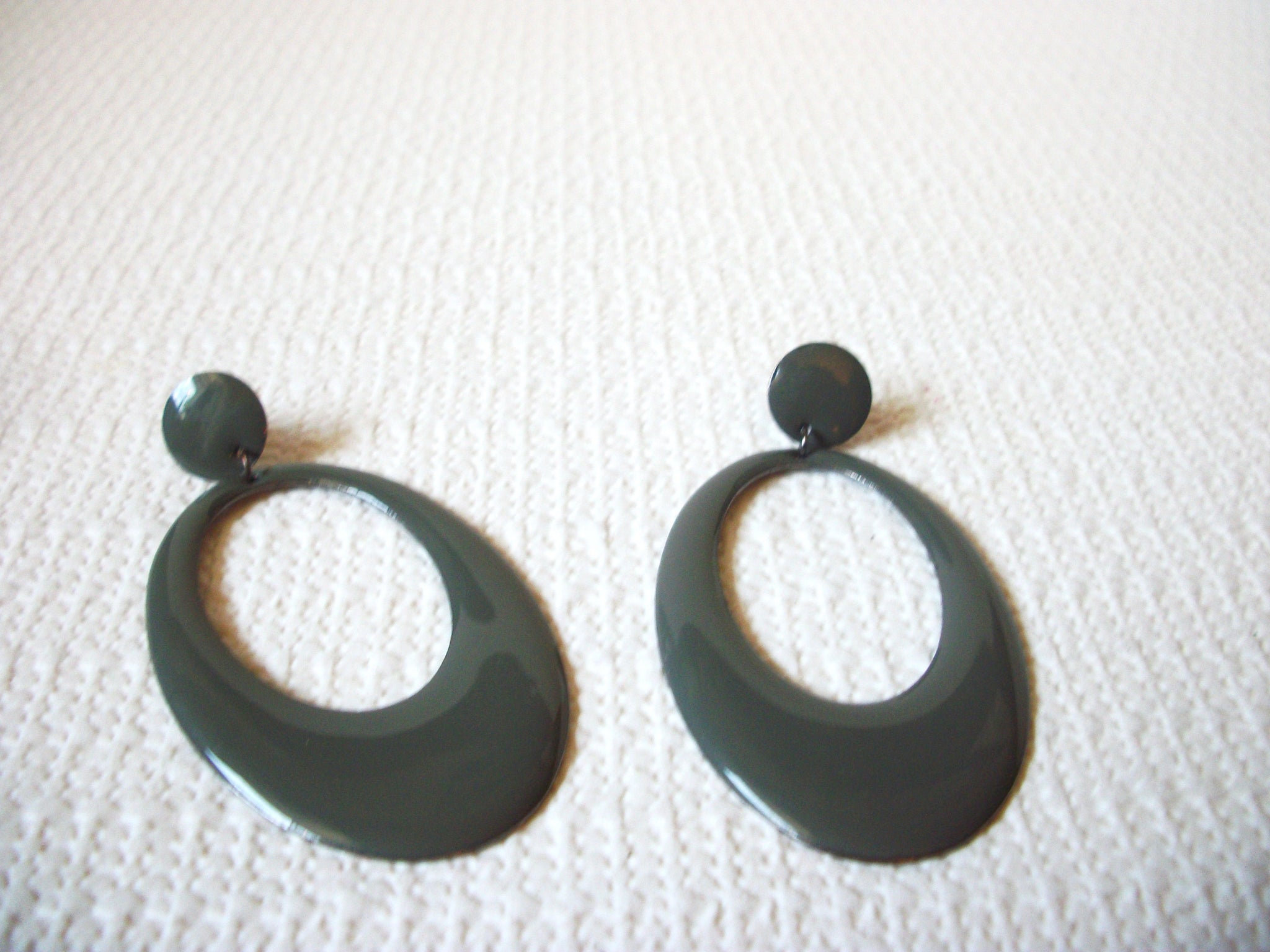 Retro 1970s Gray Large Earrings 81720