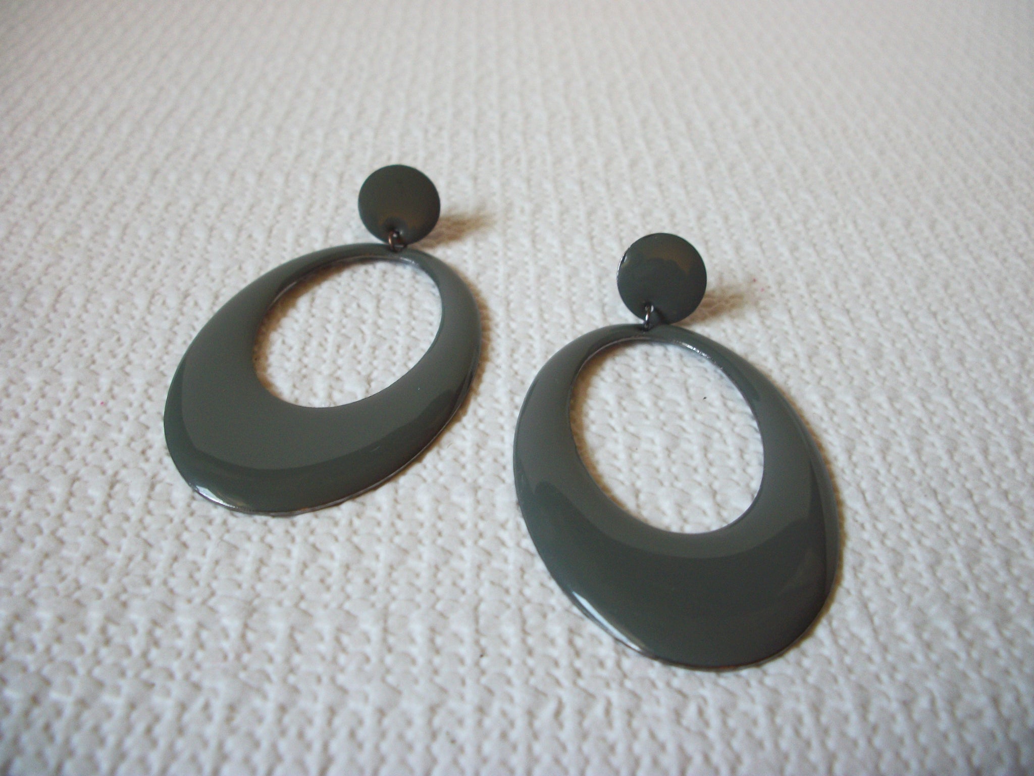 Retro 1970s Gray Large Earrings 81720