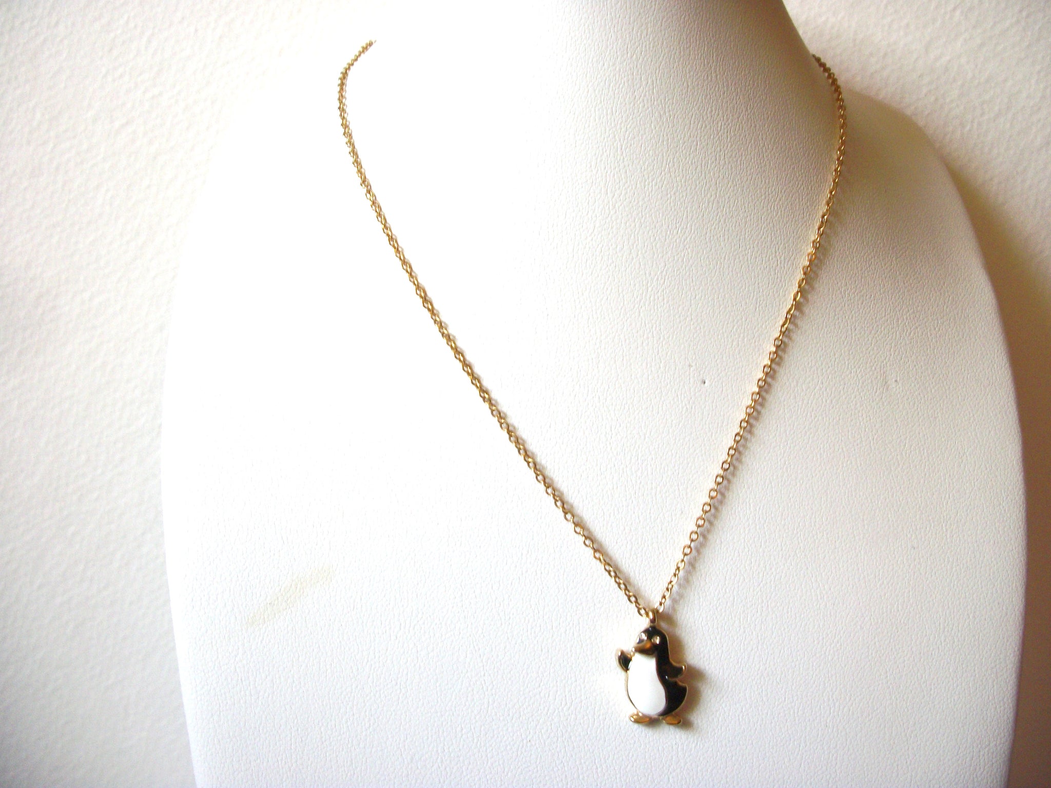 Vintage Penguin Necklace 81720