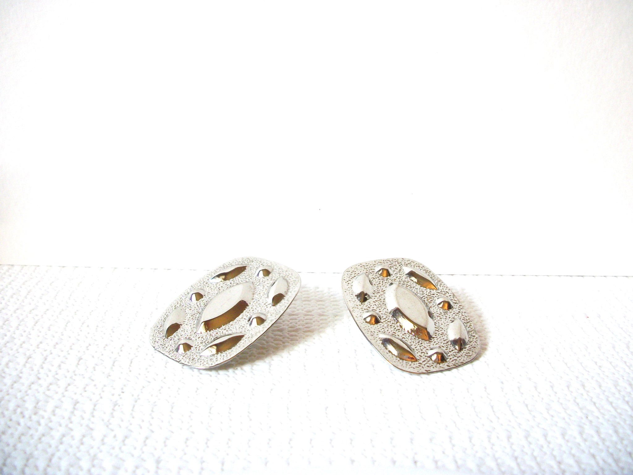Retro Silver Toned Spanish Earrings 82020