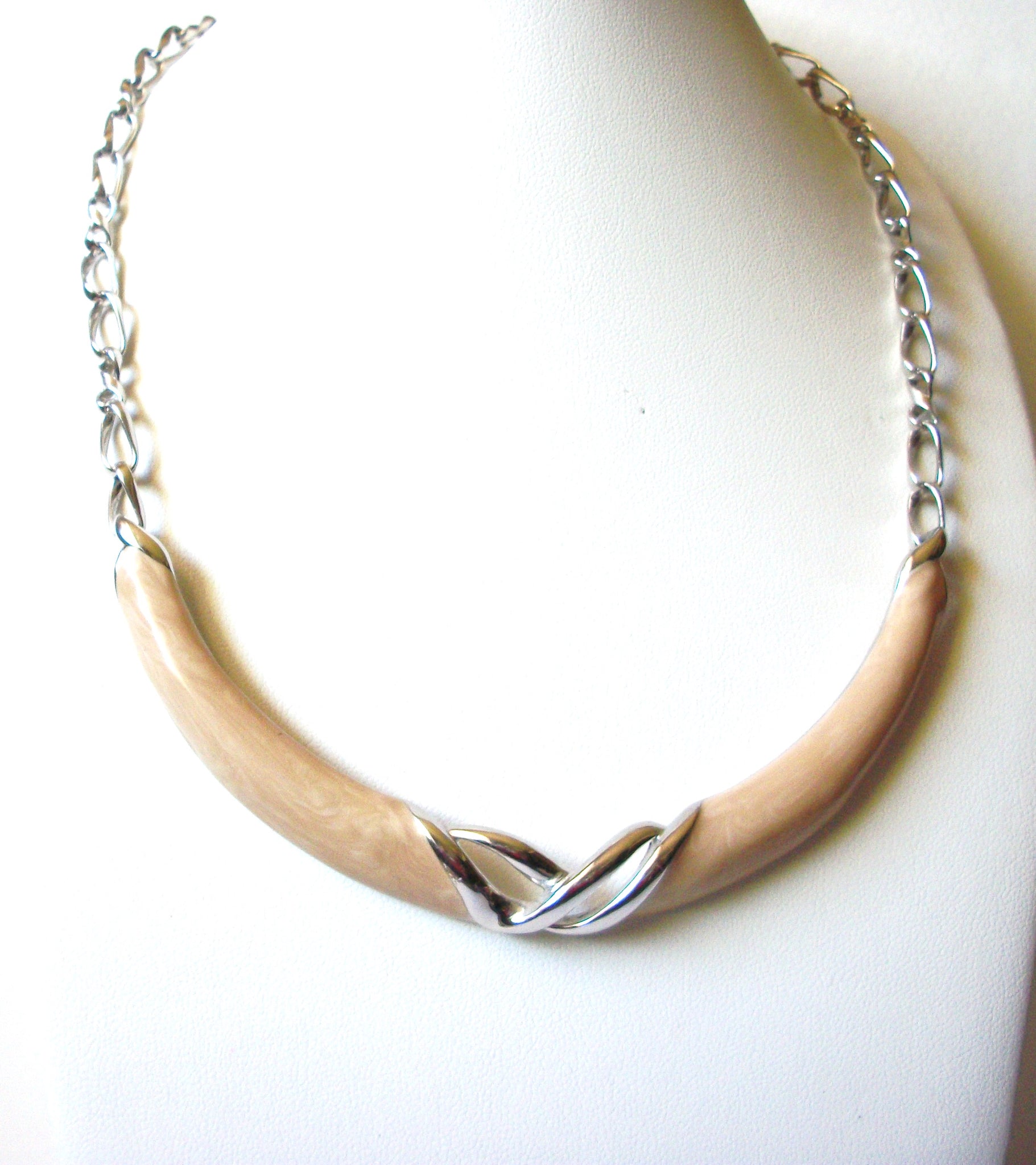 Vintage MONET Enameled Necklace 82320