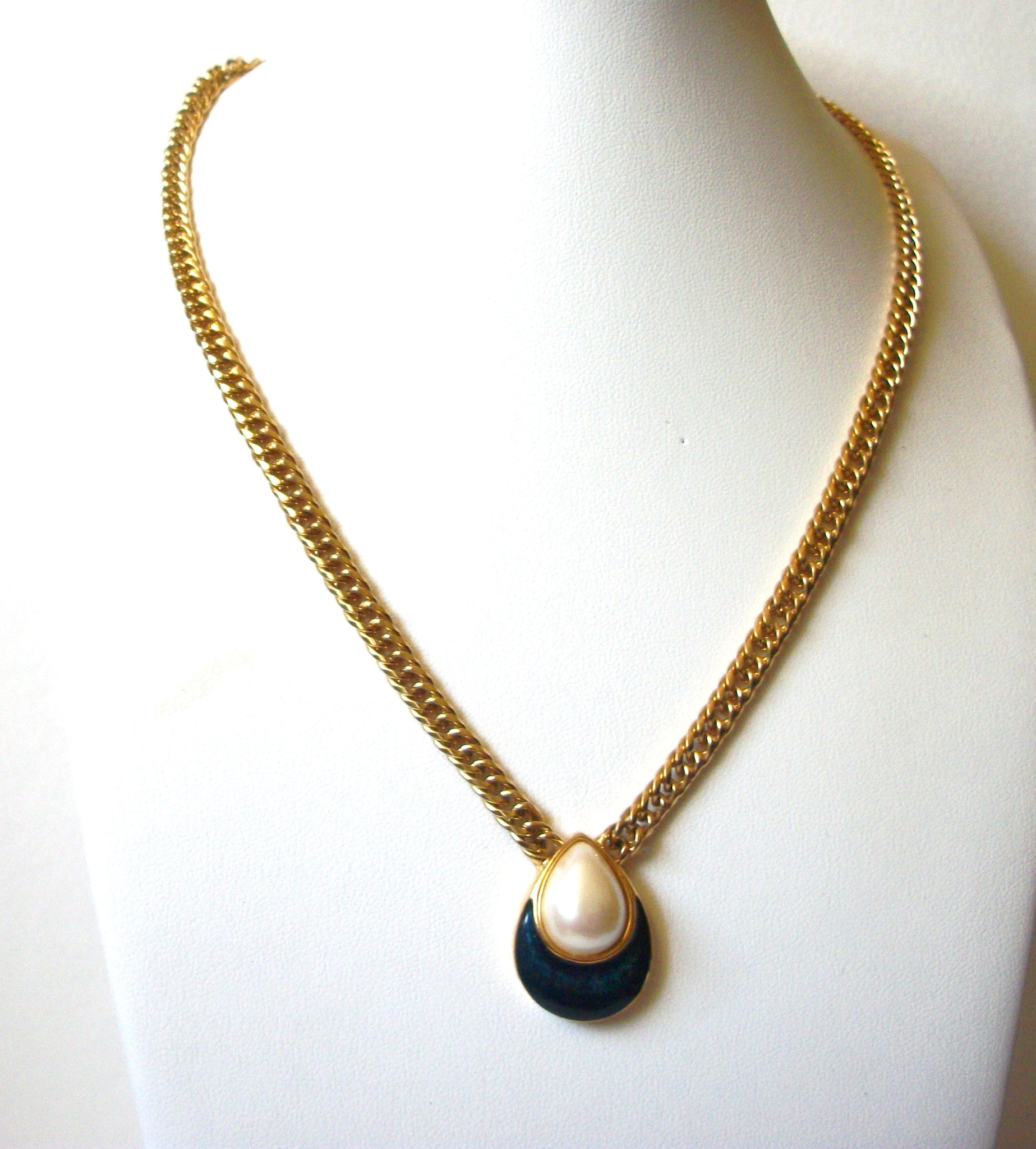 MONET Enameled Necklace 82320