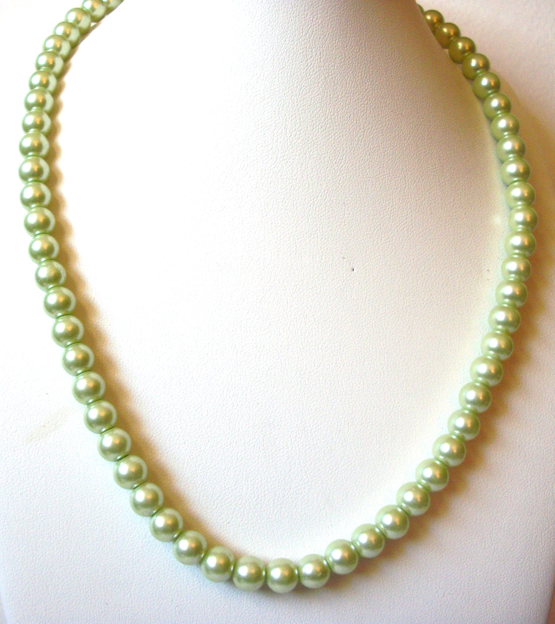Vintage Pale Green Glass Pearl Necklace 82420