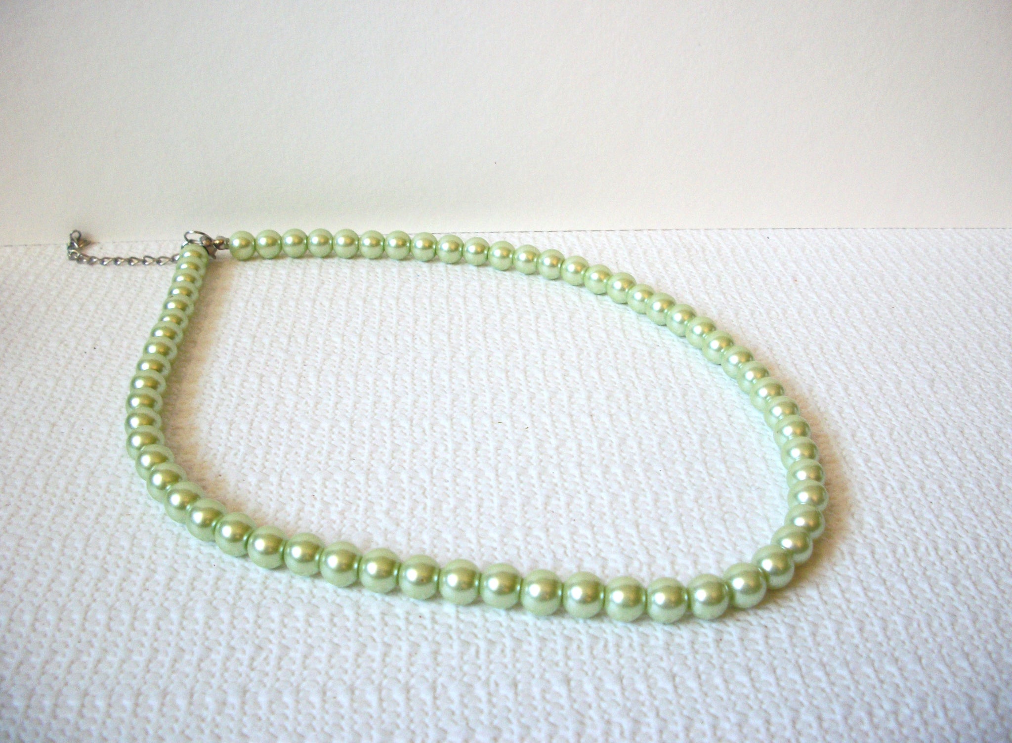 Vintage Pale Green Glass Pearl Necklace 82420