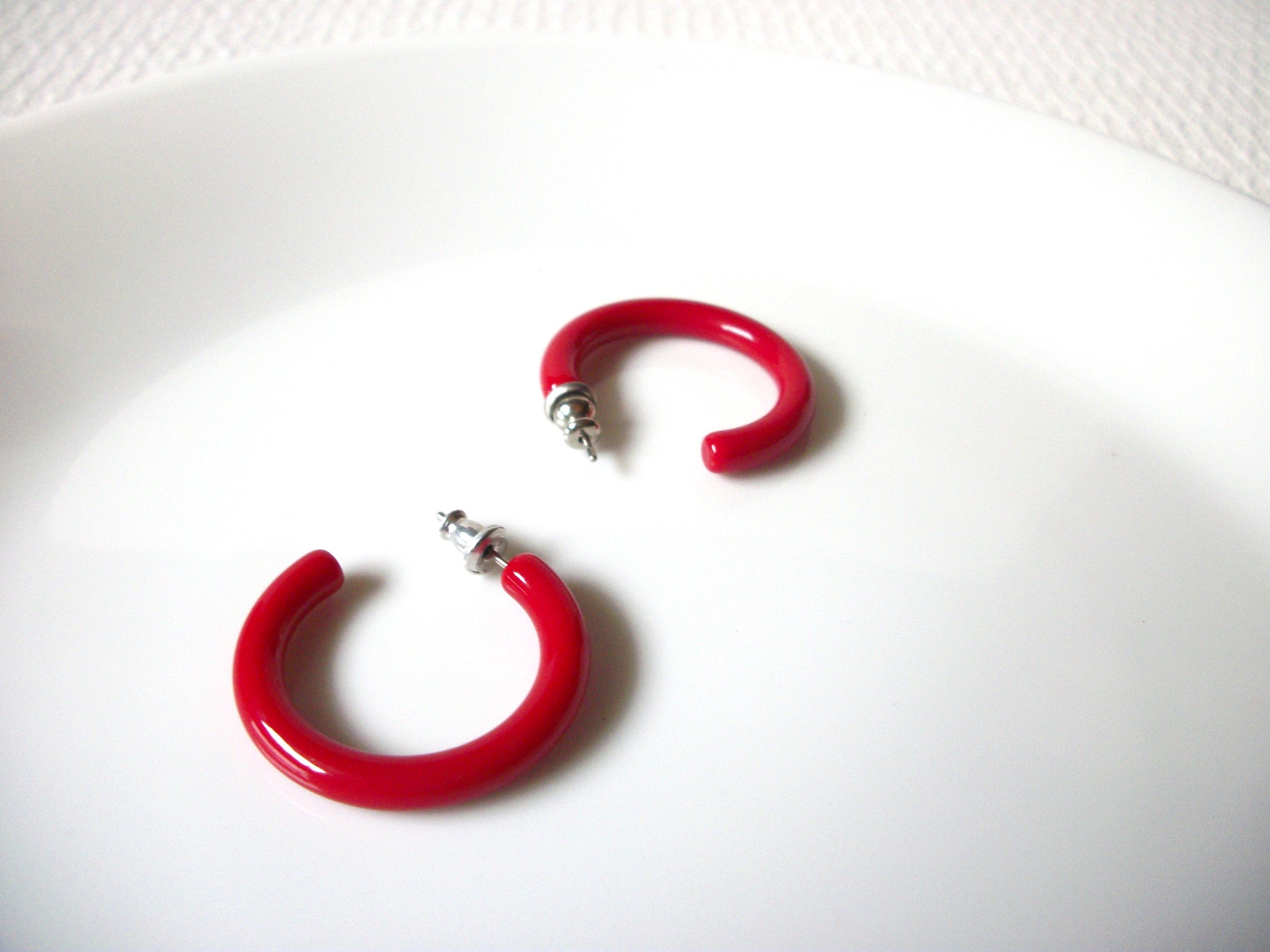 Retro Red Hoop Earrings 82620