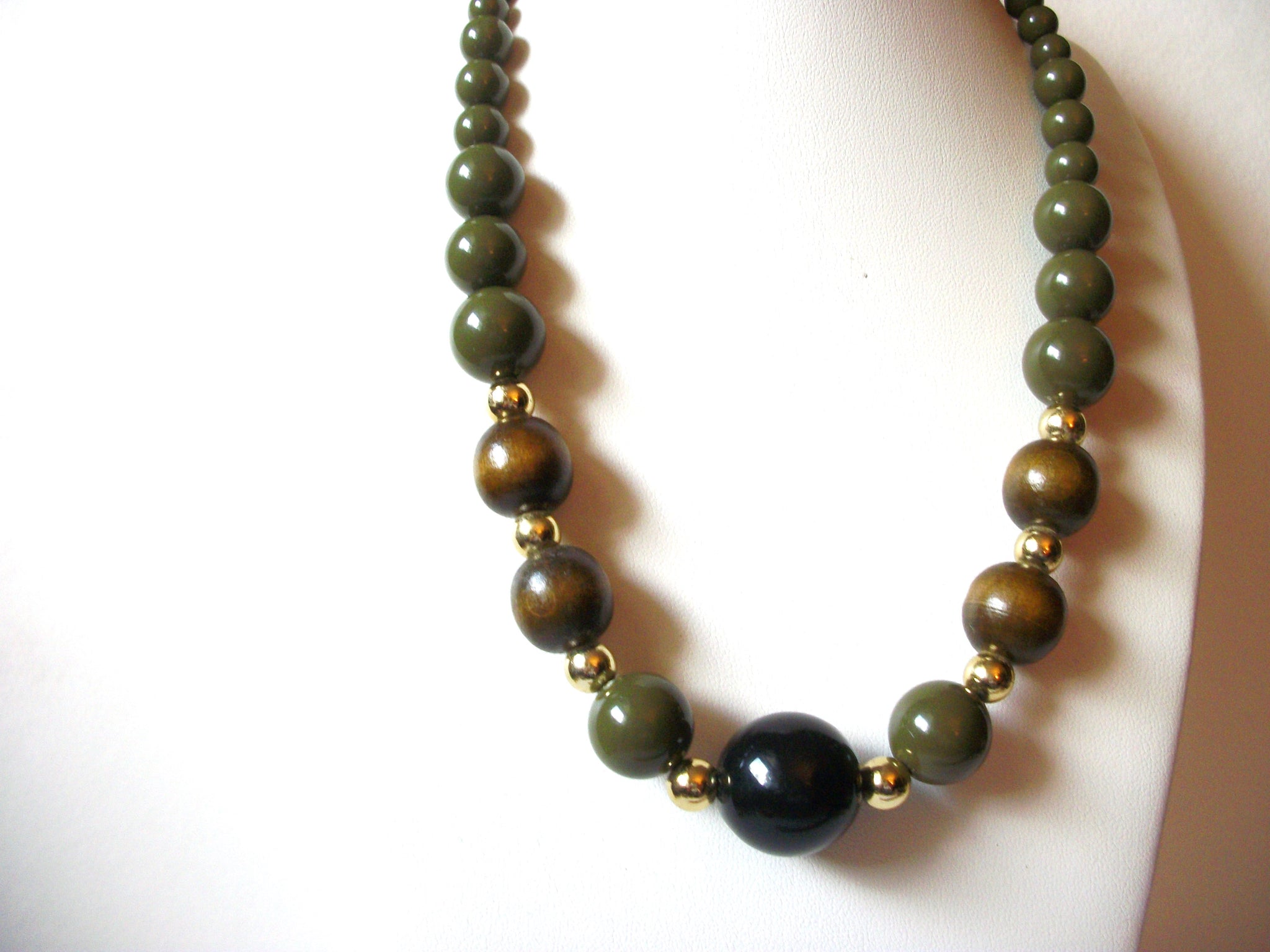 Retro Olive Black Silver Necklace 82720
