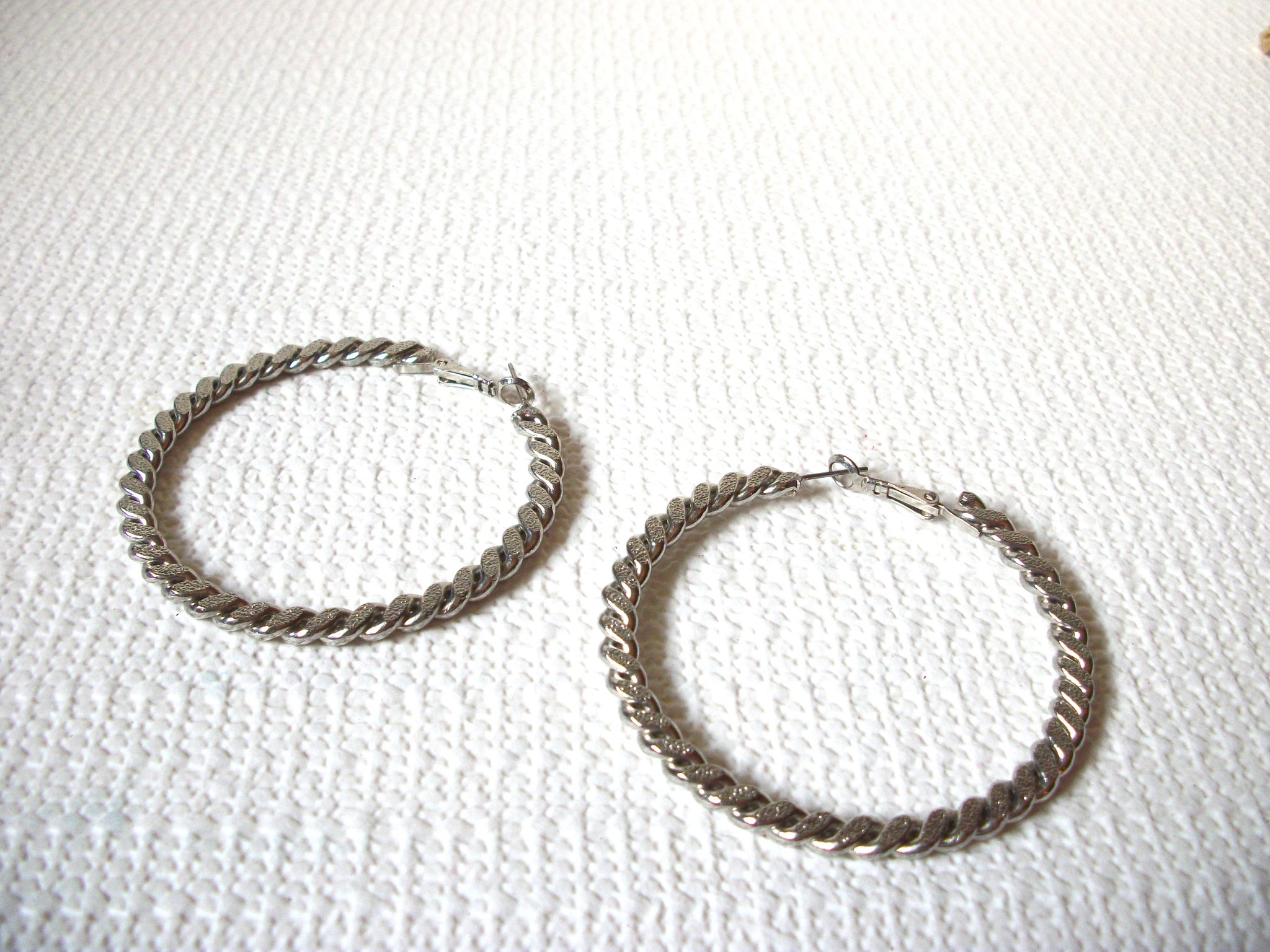 Retro Silver Toned Hoop Earrings 82720