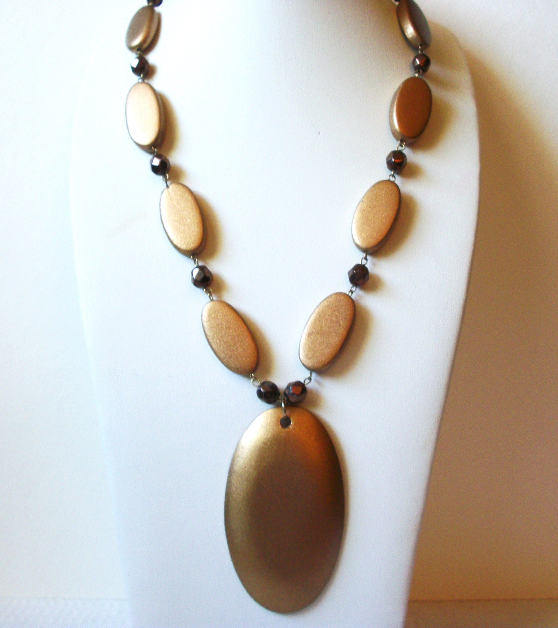 Vintage Gold Wood Necklace 82720