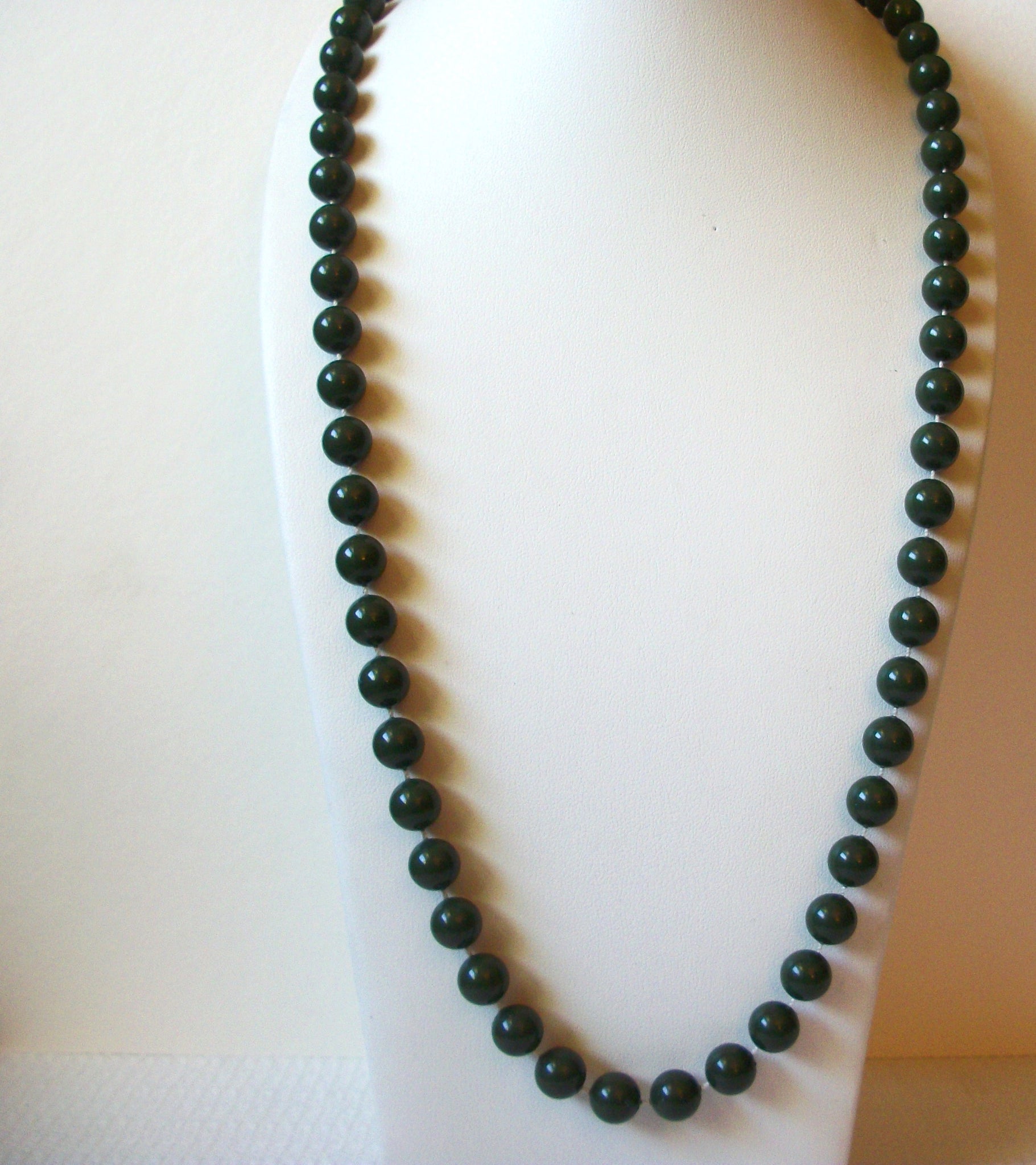 Vintage Dark Green Necklace 82920