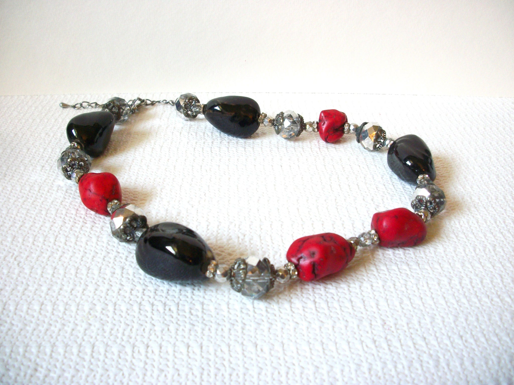 Retro Red Black Silver Necklace 90220