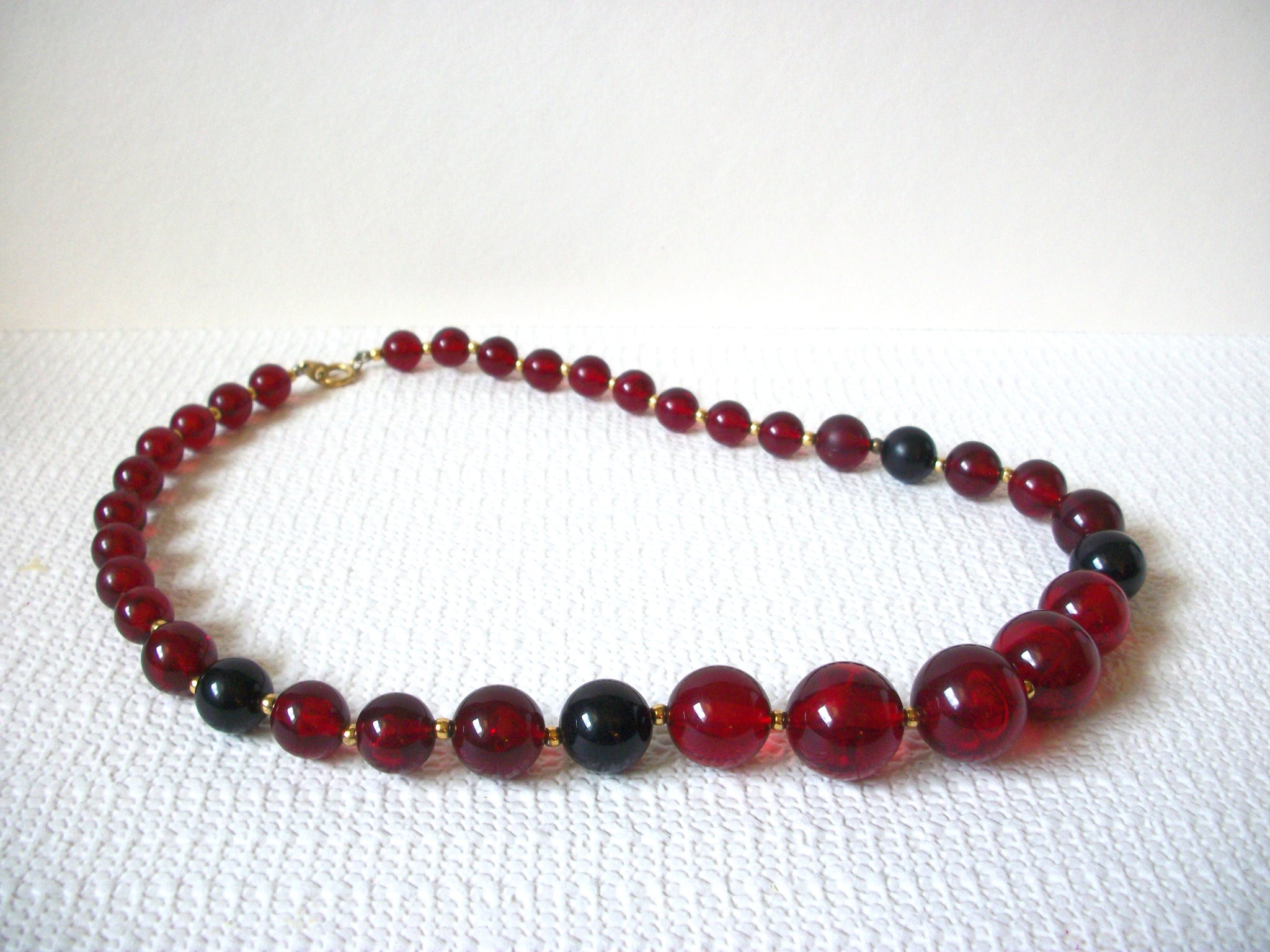 Retro Burgundy Black Gold Necklace 90220