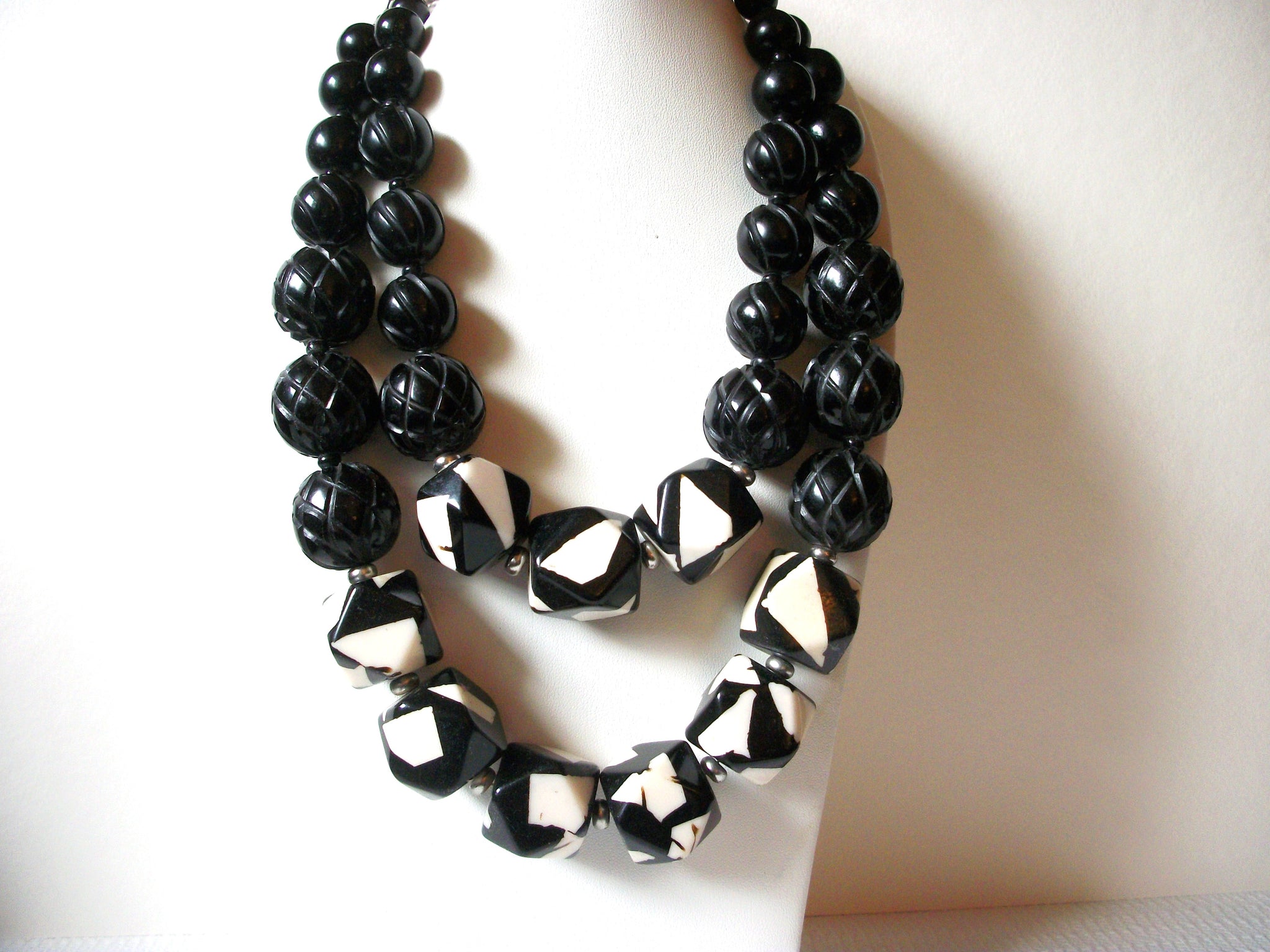 CHICO`s Vintage Black White Necklace 90420