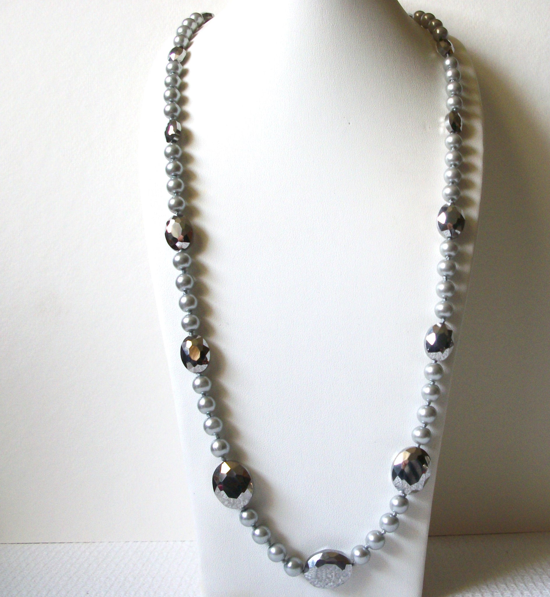 Retro Silver Grey Glass Necklace 91420