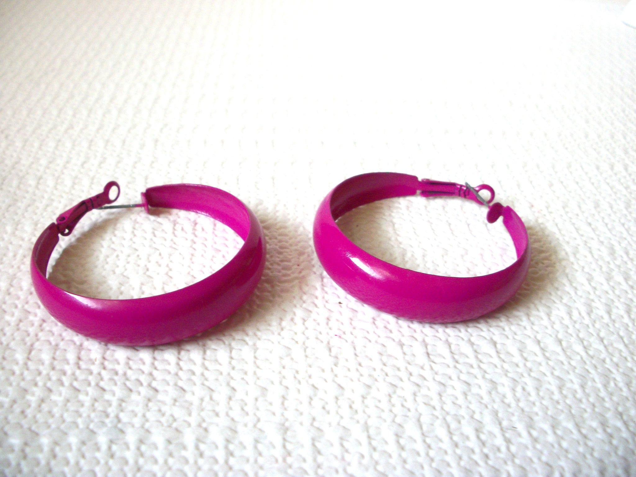 Retro 1970s Pink Hoop Earrings 91520