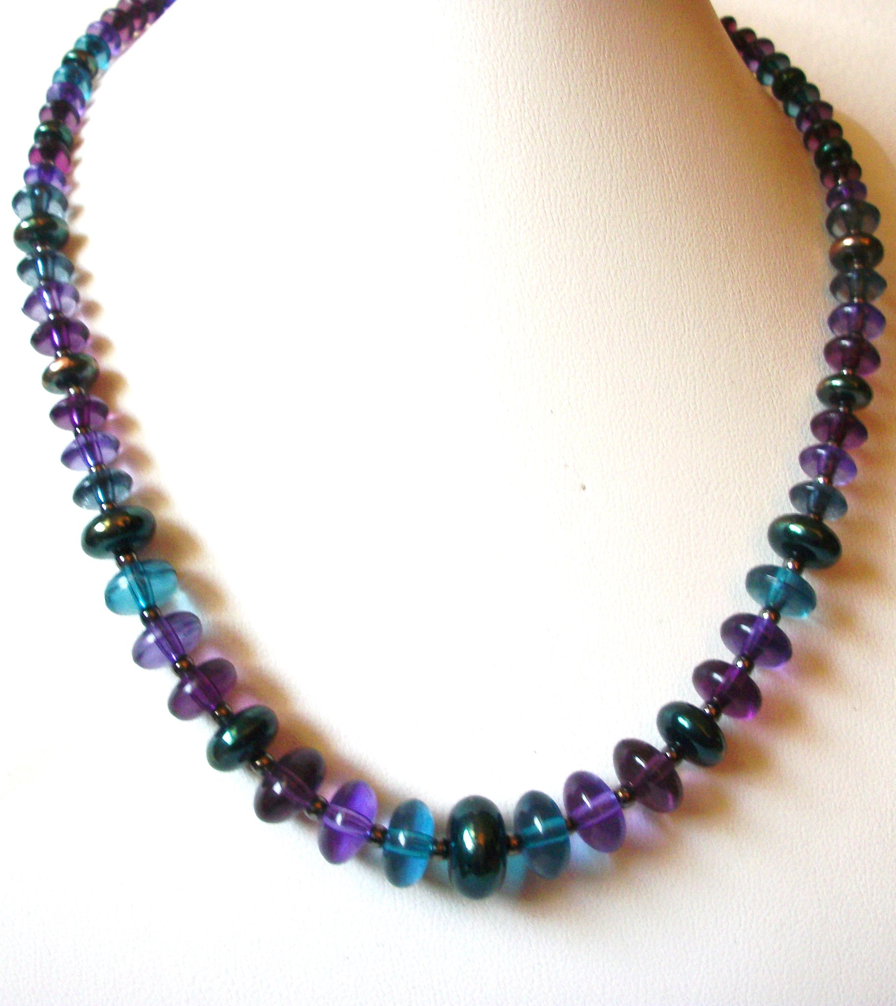 Vintage NAPIER Iridescent Lucite Necklace 91620