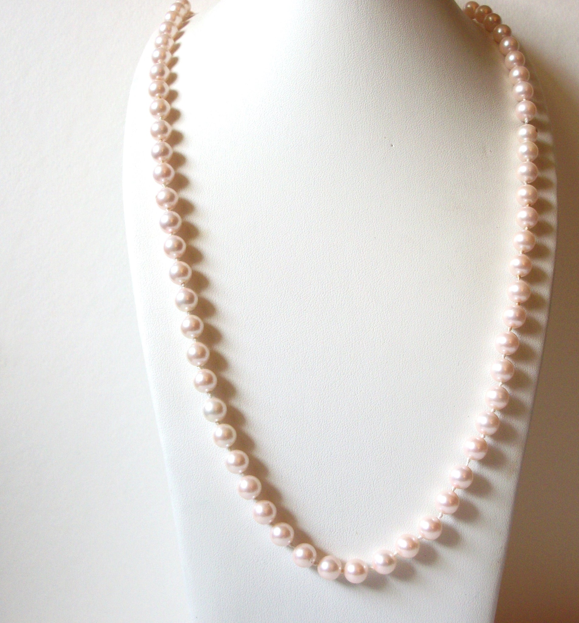 Vintage Pale Pink Glass Pearl Necklace 91720
