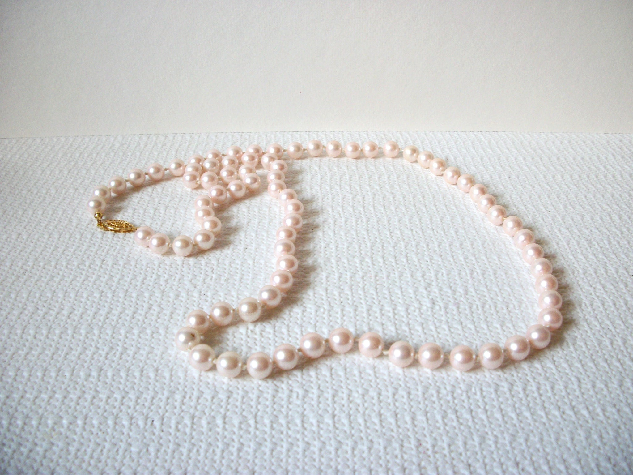 Vintage Pale Pink Glass Pearl Necklace 91720