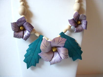 Vintage Wooden Hand Carved Flower Necklace 91720