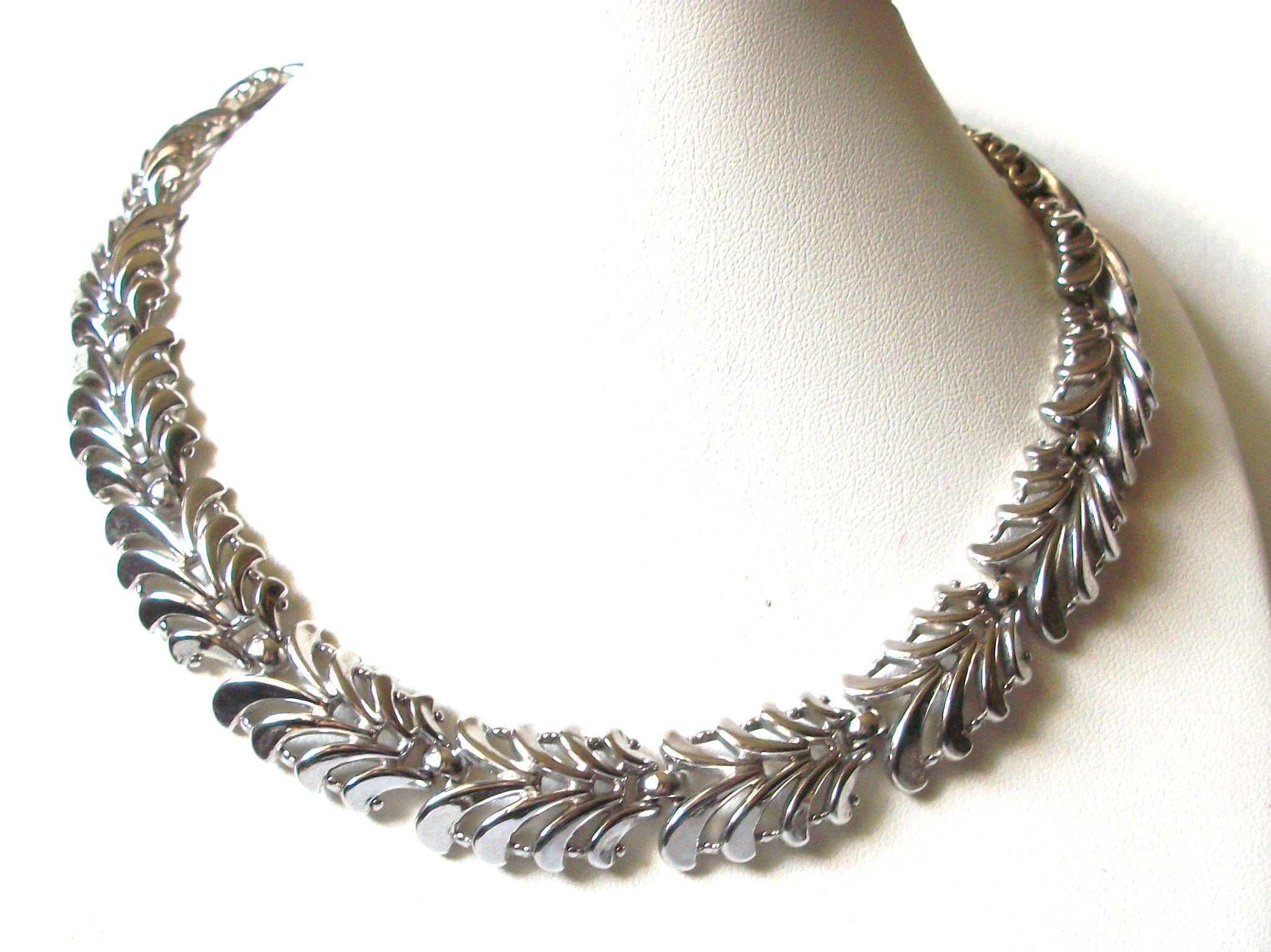 Vintage TRIFARI Art Deco Silver Necklace 92420