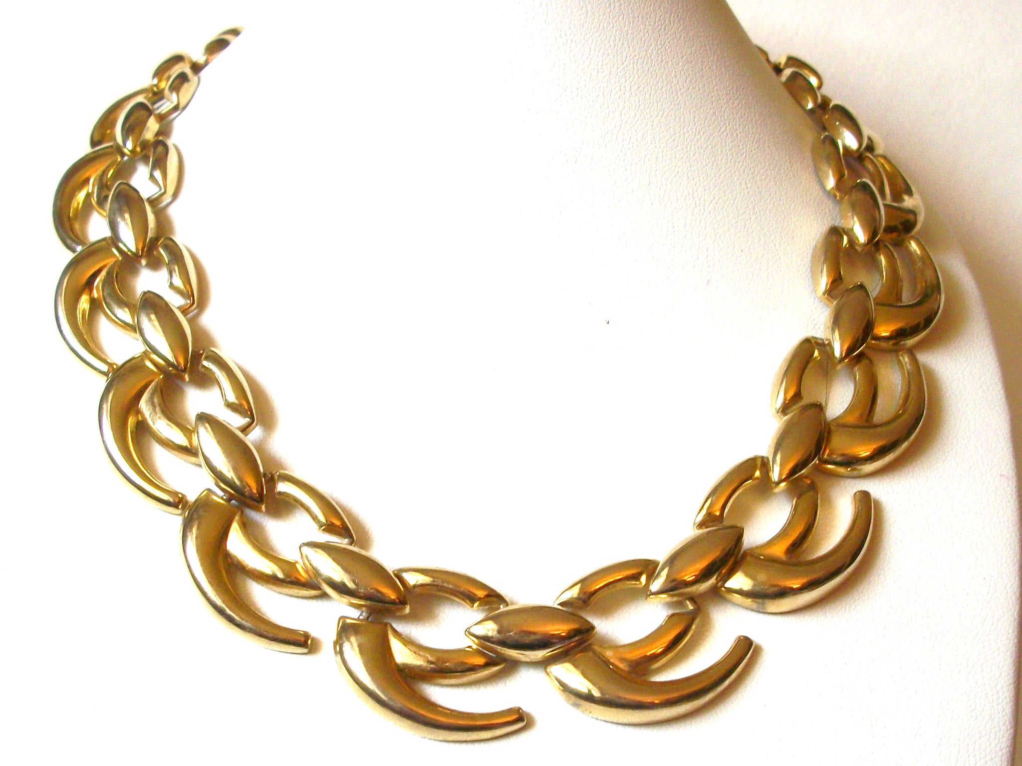 Vintage Gold Toned Link Necklace 92420