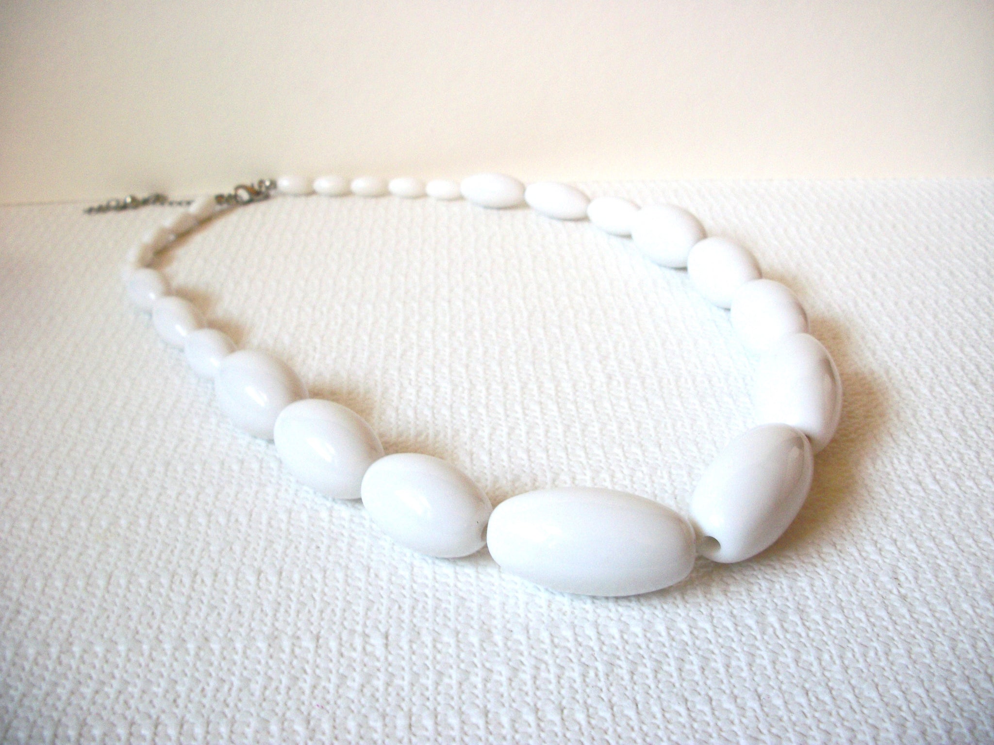 Retro Chunky White Necklace 92620