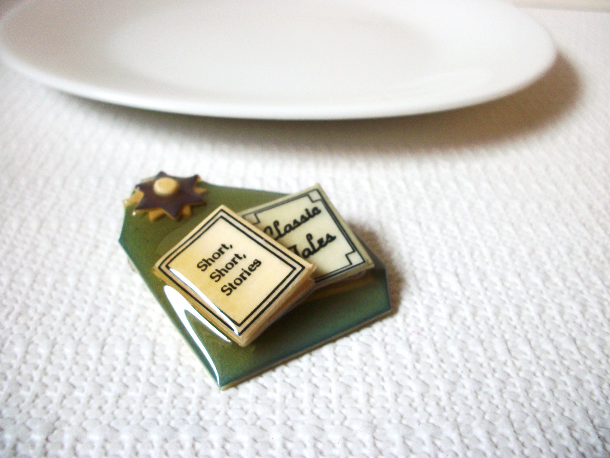Vintage Lucinda Pin, Book Pins By Lucinda 100120
