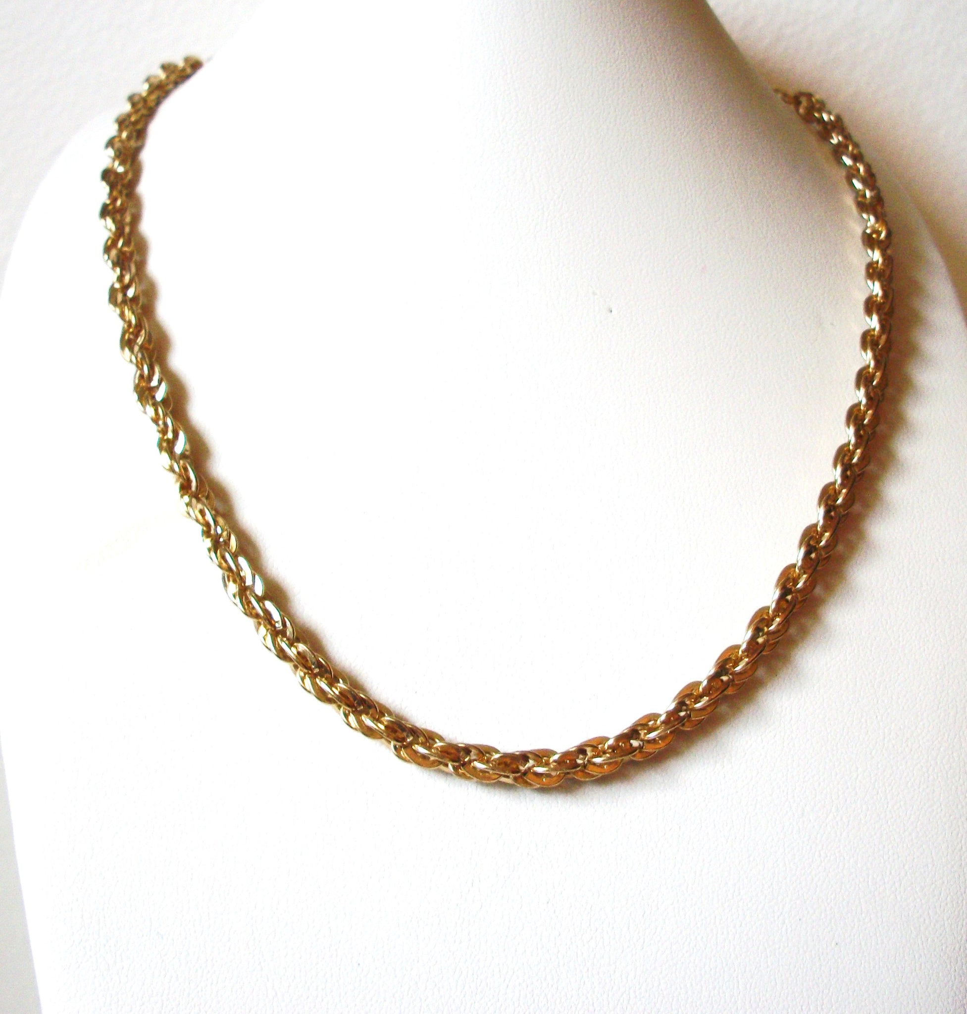 Vintage Gold Toned Links Necklace 100120