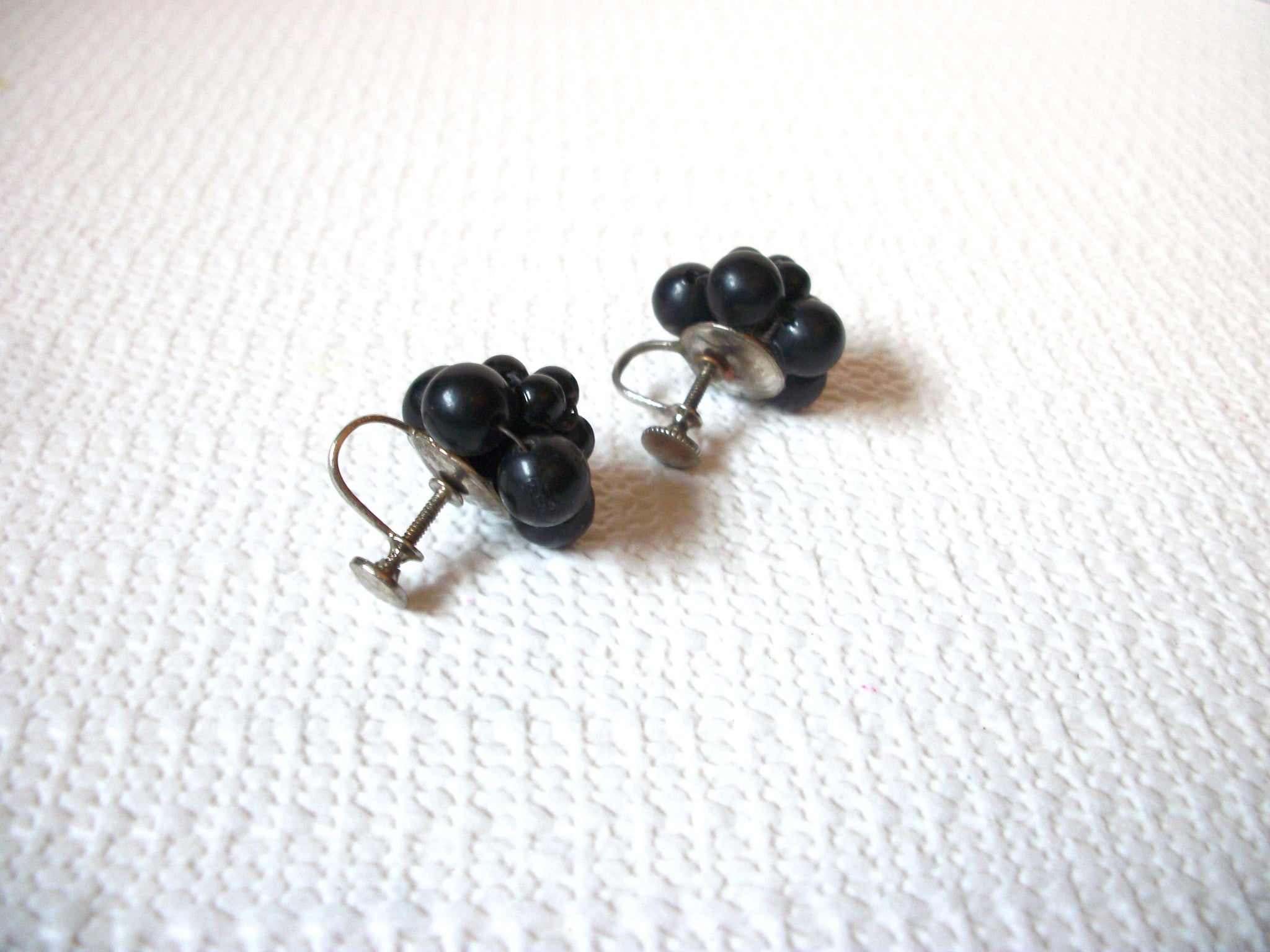 Vintage Black Screw Back Earrings 100220