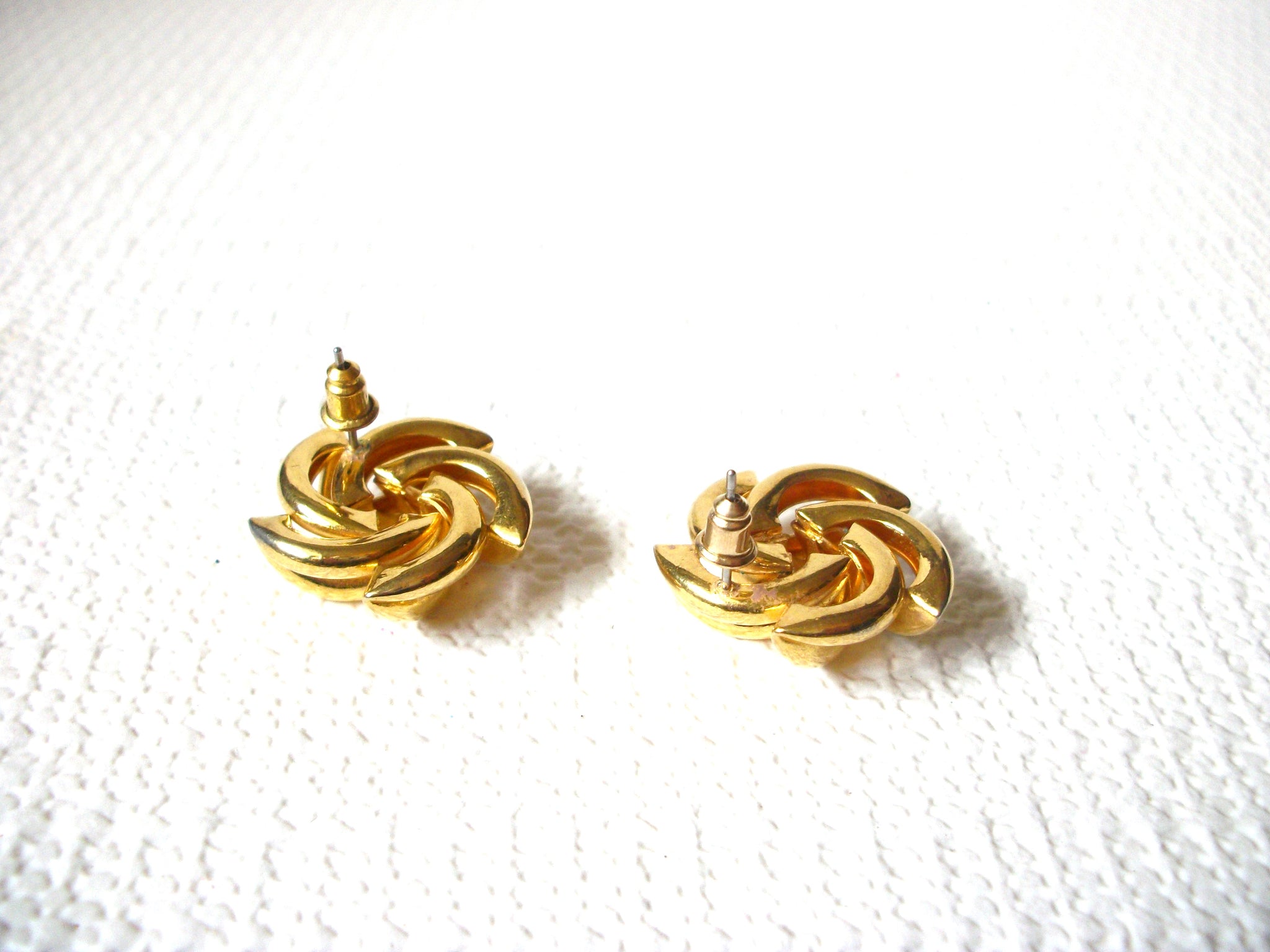 Vintage 1950s Pin Wheel Gold Toned Earrings 100220