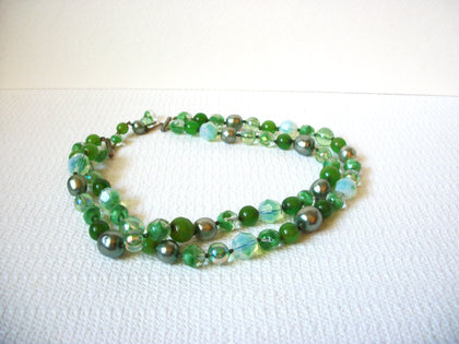 Vintage Green Glass Necklace 100620