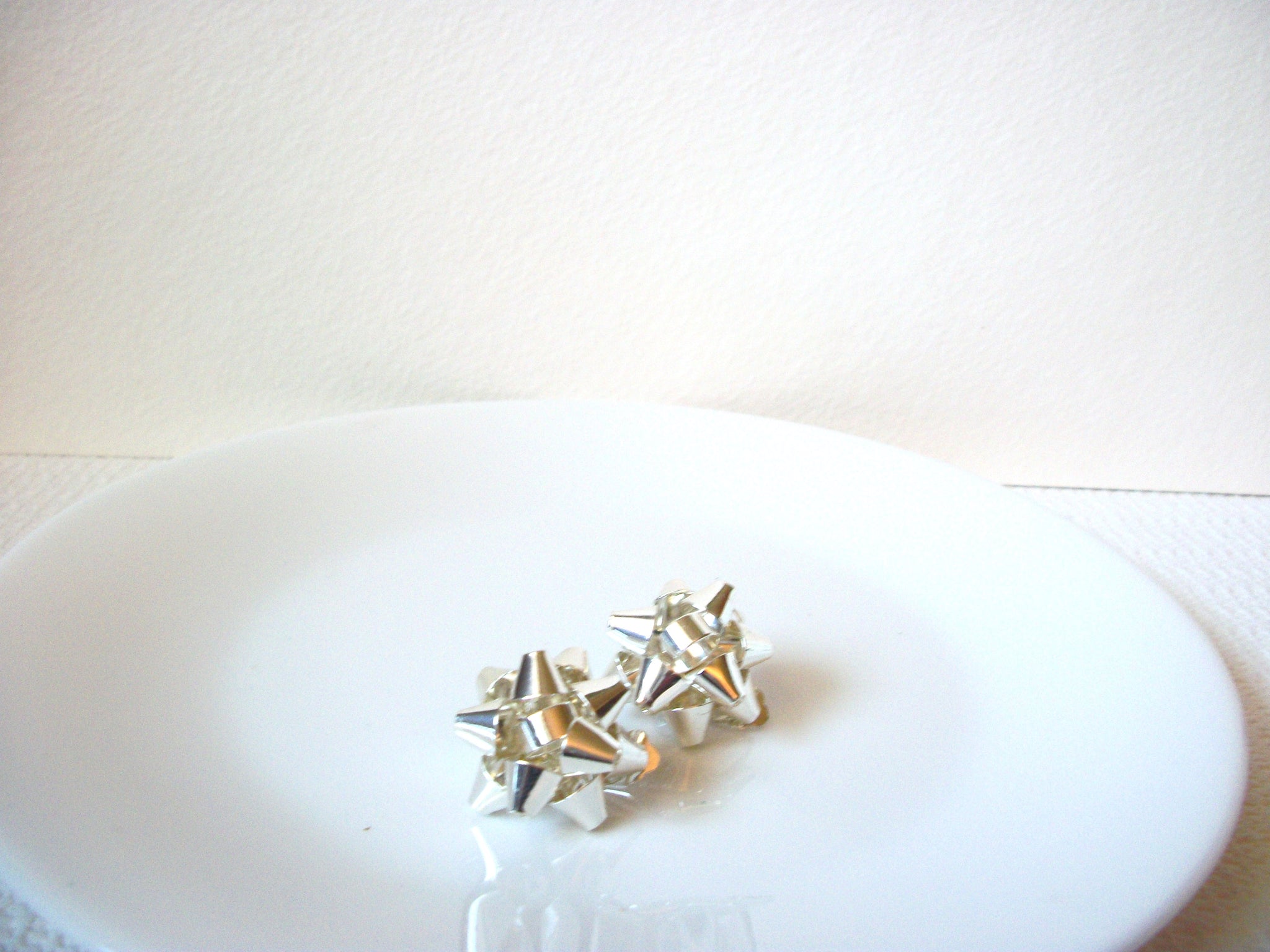 Vintage Ribbon Christmas Earrings 100520