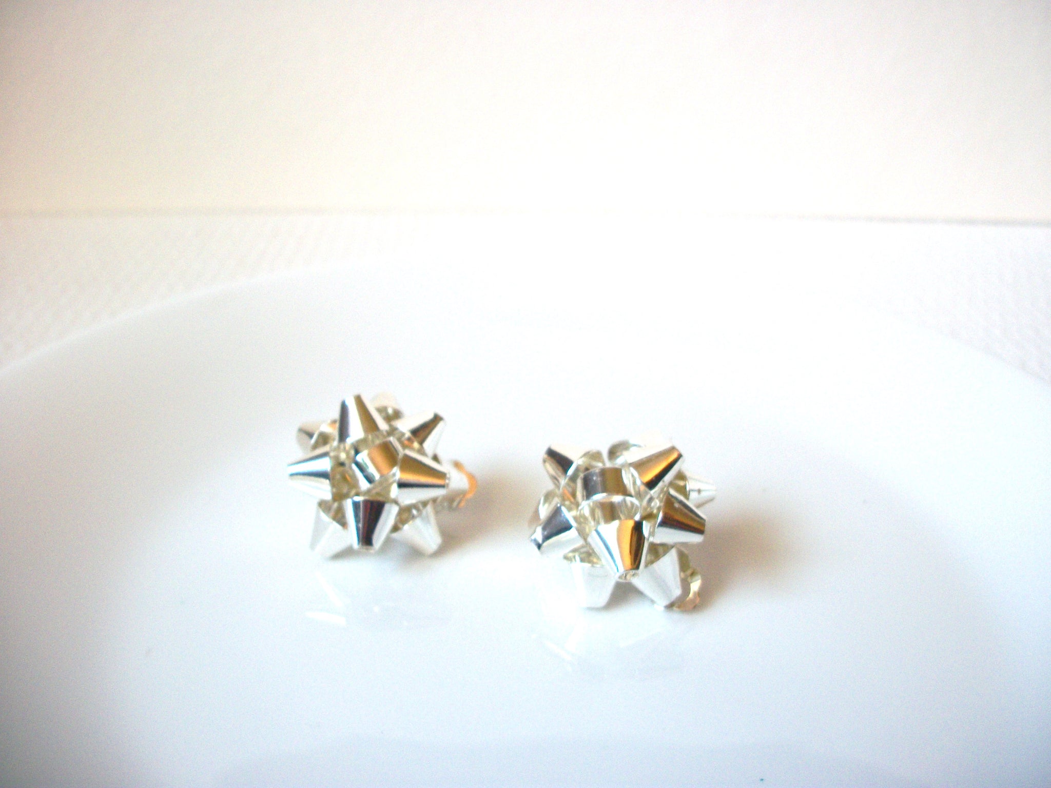 Vintage Ribbon Christmas Earrings 100520