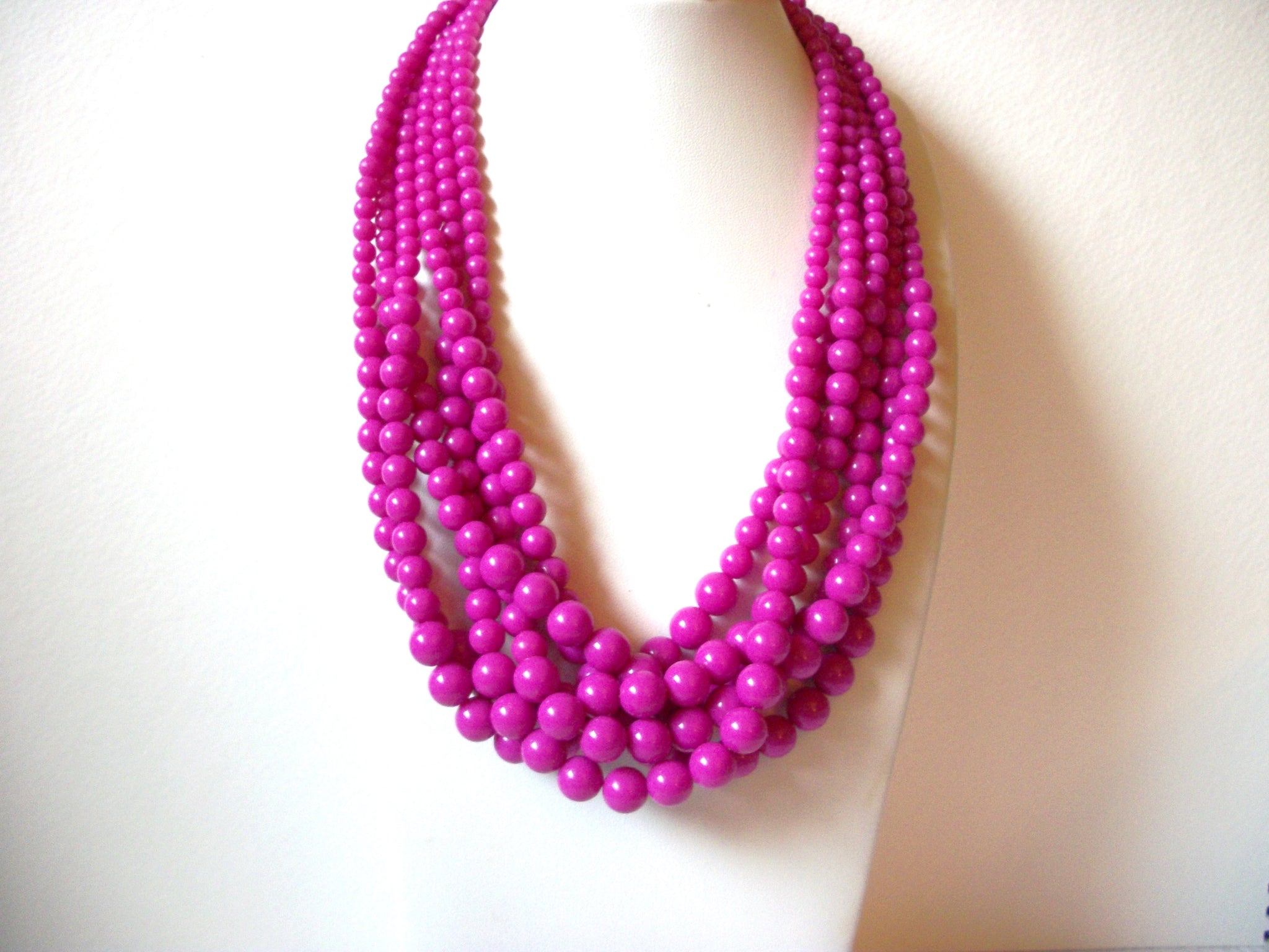 Retro Hot Pink Necklace 100720