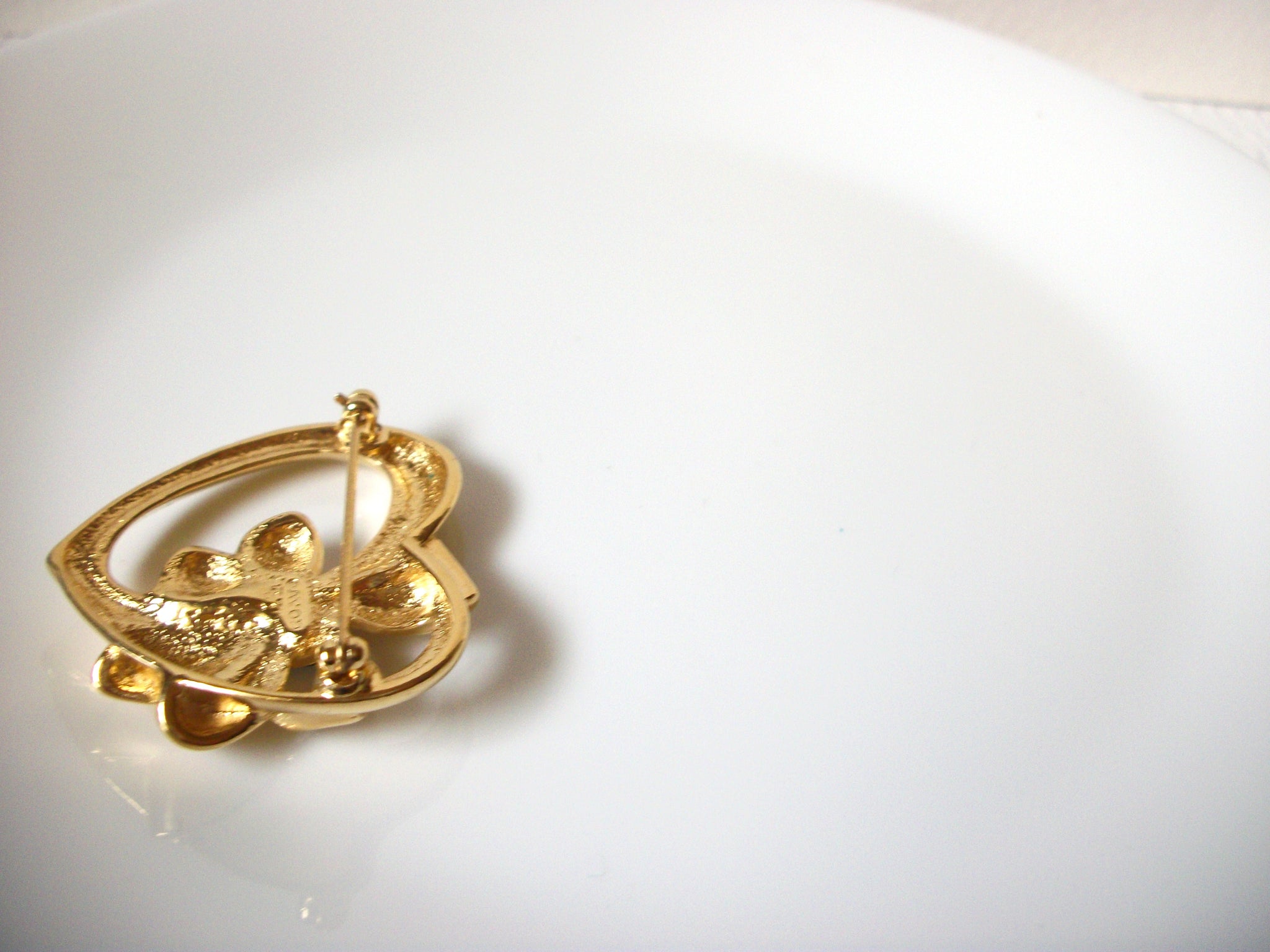 AVON Heart Brooch Pin 100720