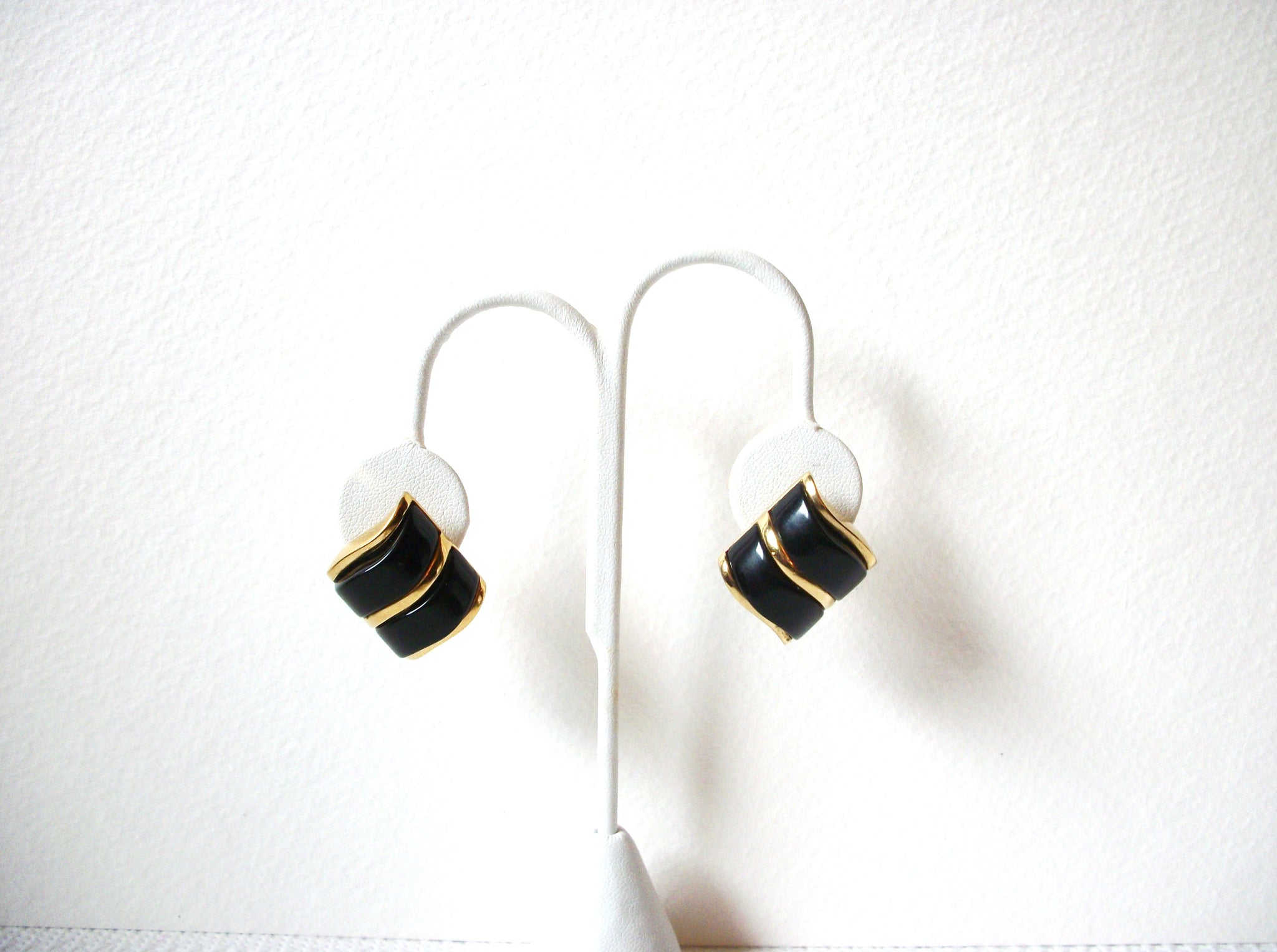Vintage Gold Black Lucite Earrings100820