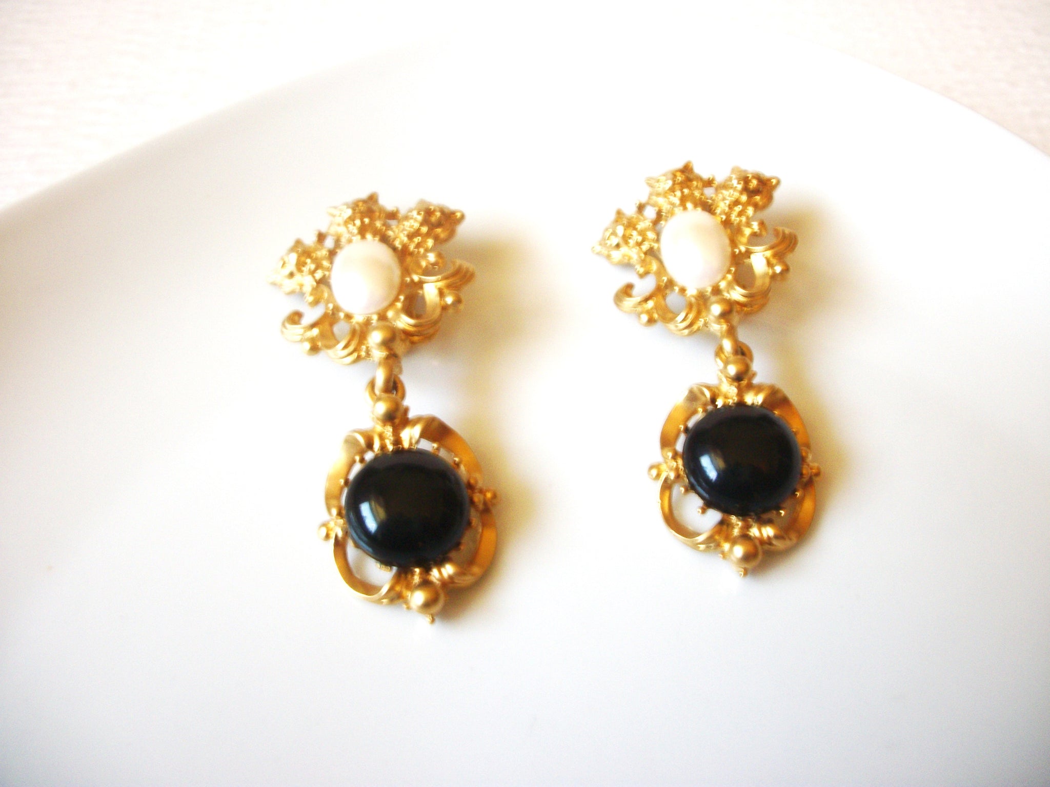 AVON Vintage Baroque Clip On Earrings 81517