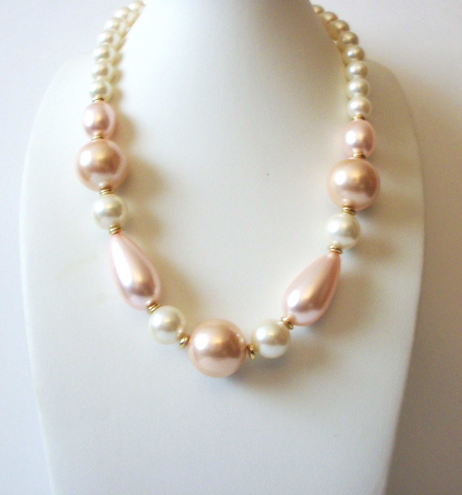Vintage Pale Pink White Faux Pearl Necklace 71218S