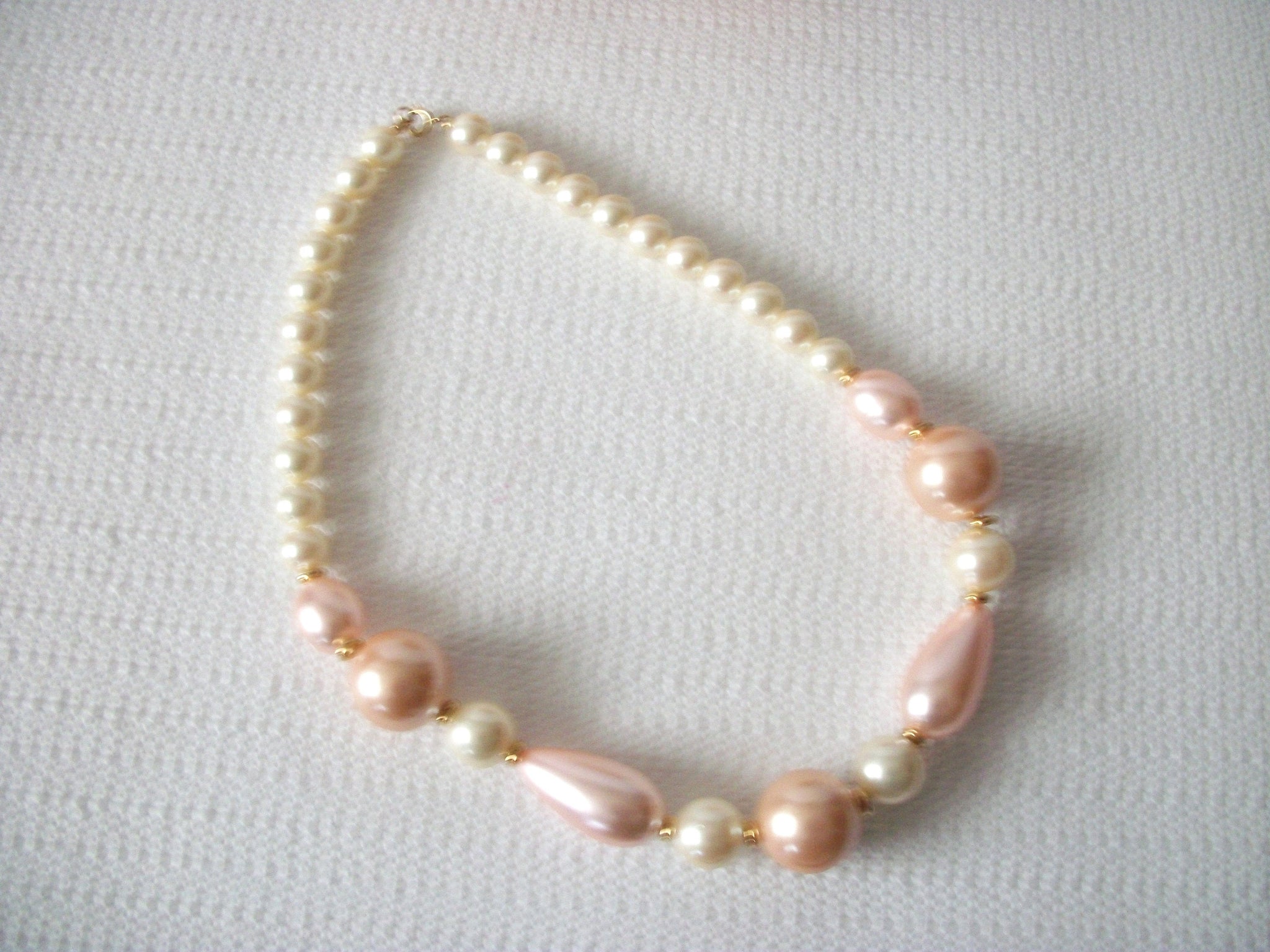 Vintage Pale Pink White Faux Pearl Necklace 71218S