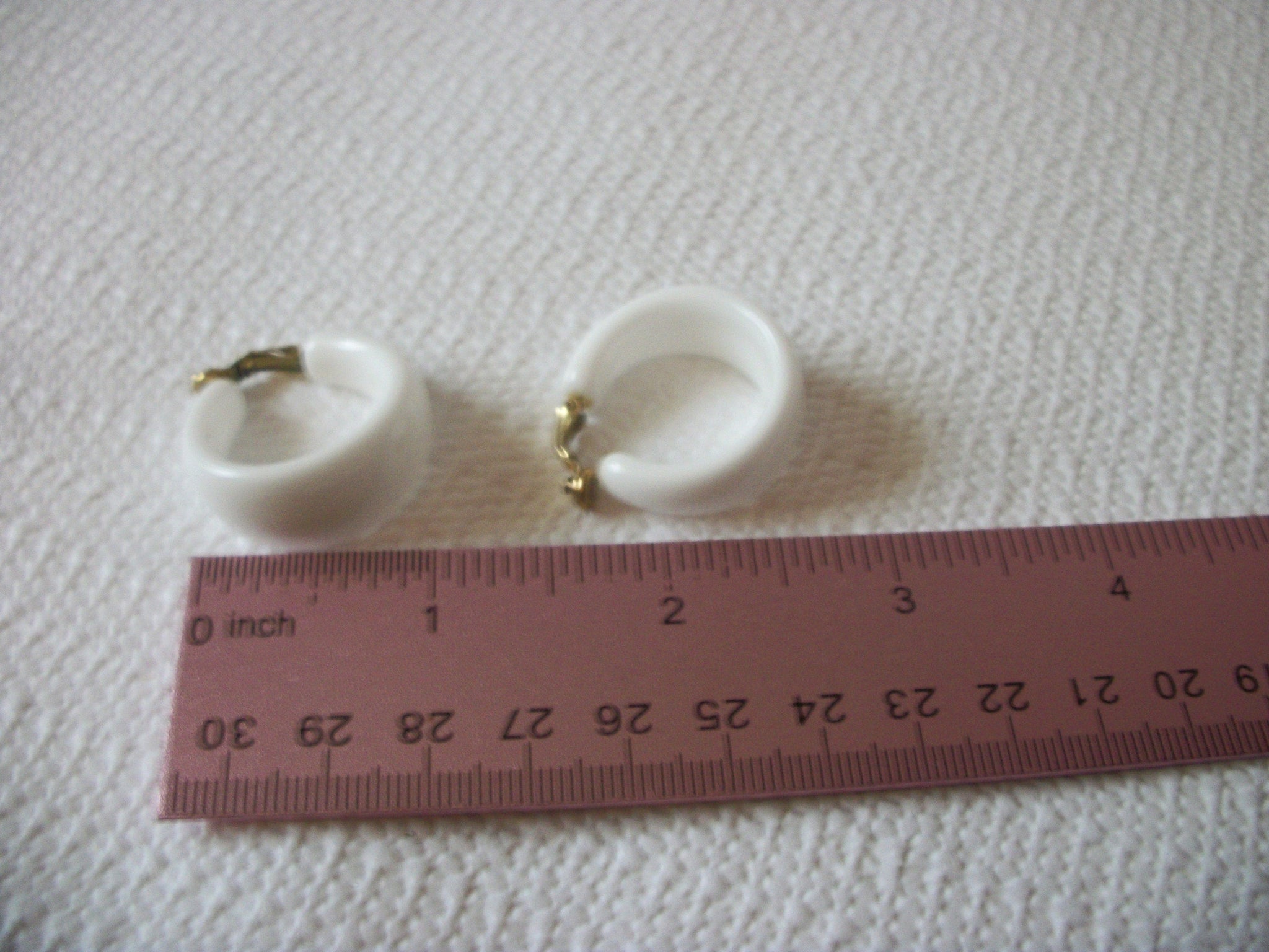 Vintage TRIFARI White Lucite Hoop Earrings 71218Z