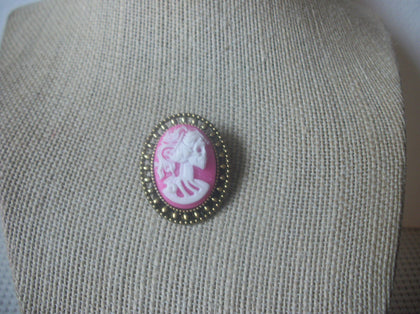Hand Made Gold Tone Pink White Skeleton Brooch Pin 022721